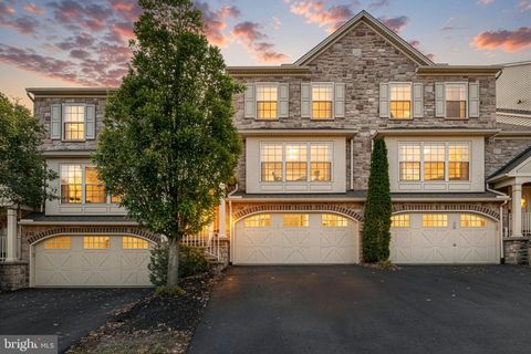 497 NURSERY DRIVE N MECHANICSBURG PA 17055