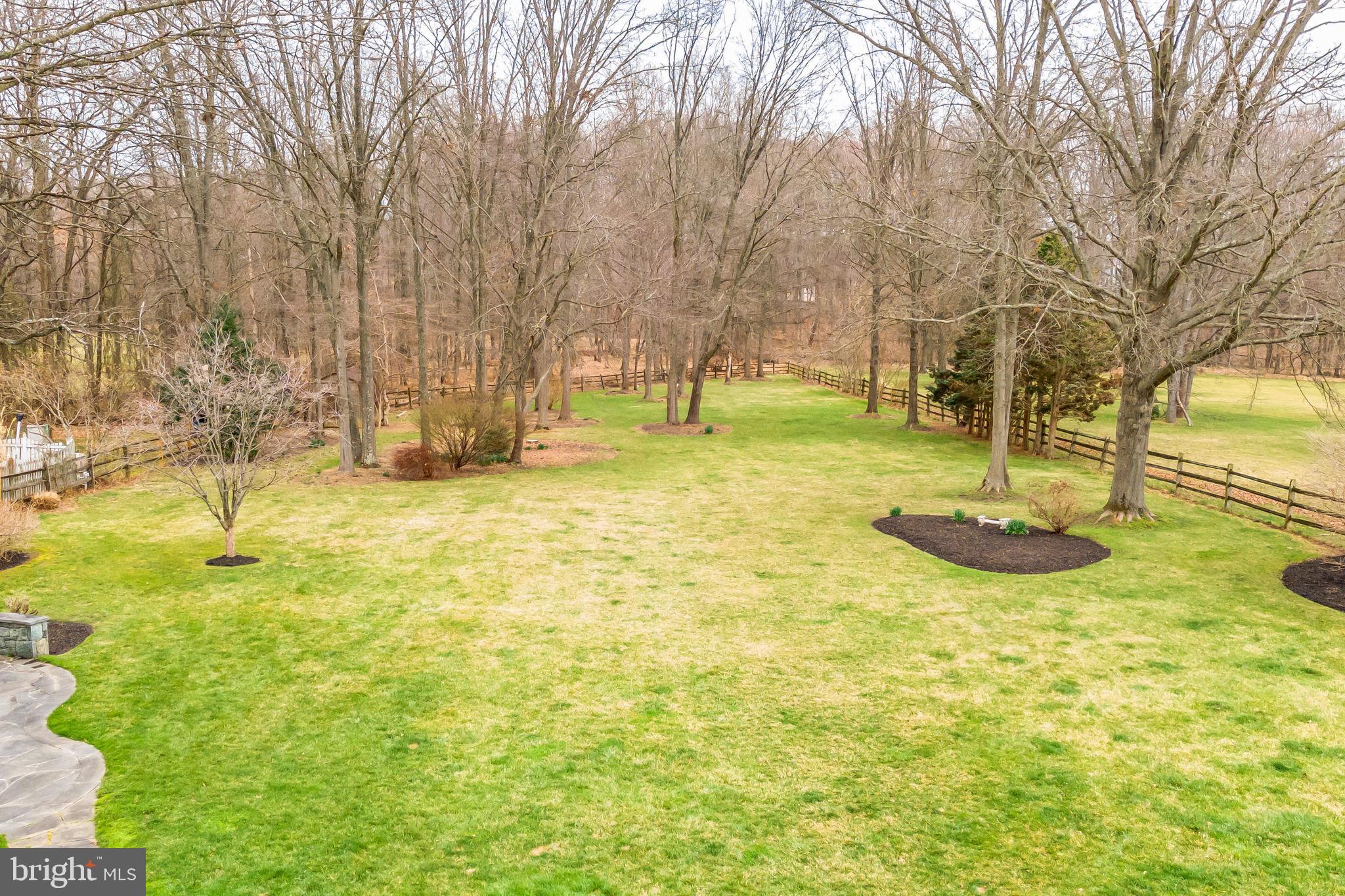 LAYTONSVILLE KNOLLS - Residential