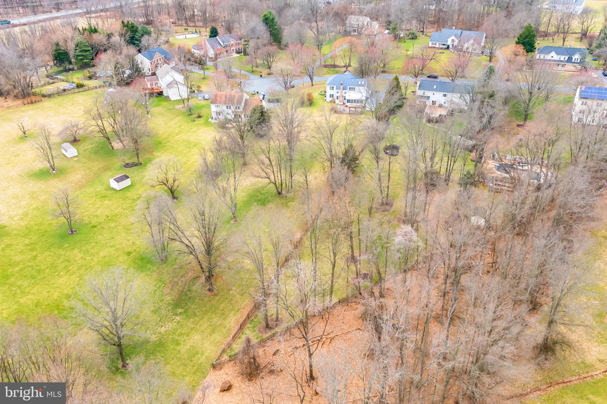 LAYTONSVILLE KNOLLS - Residential