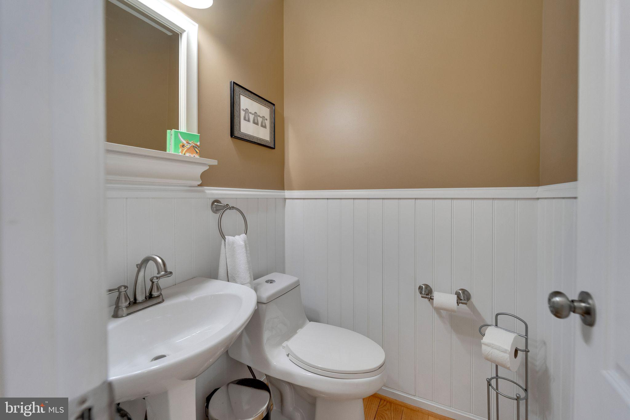 LAYTONSVILLE KNOLLS - Residential