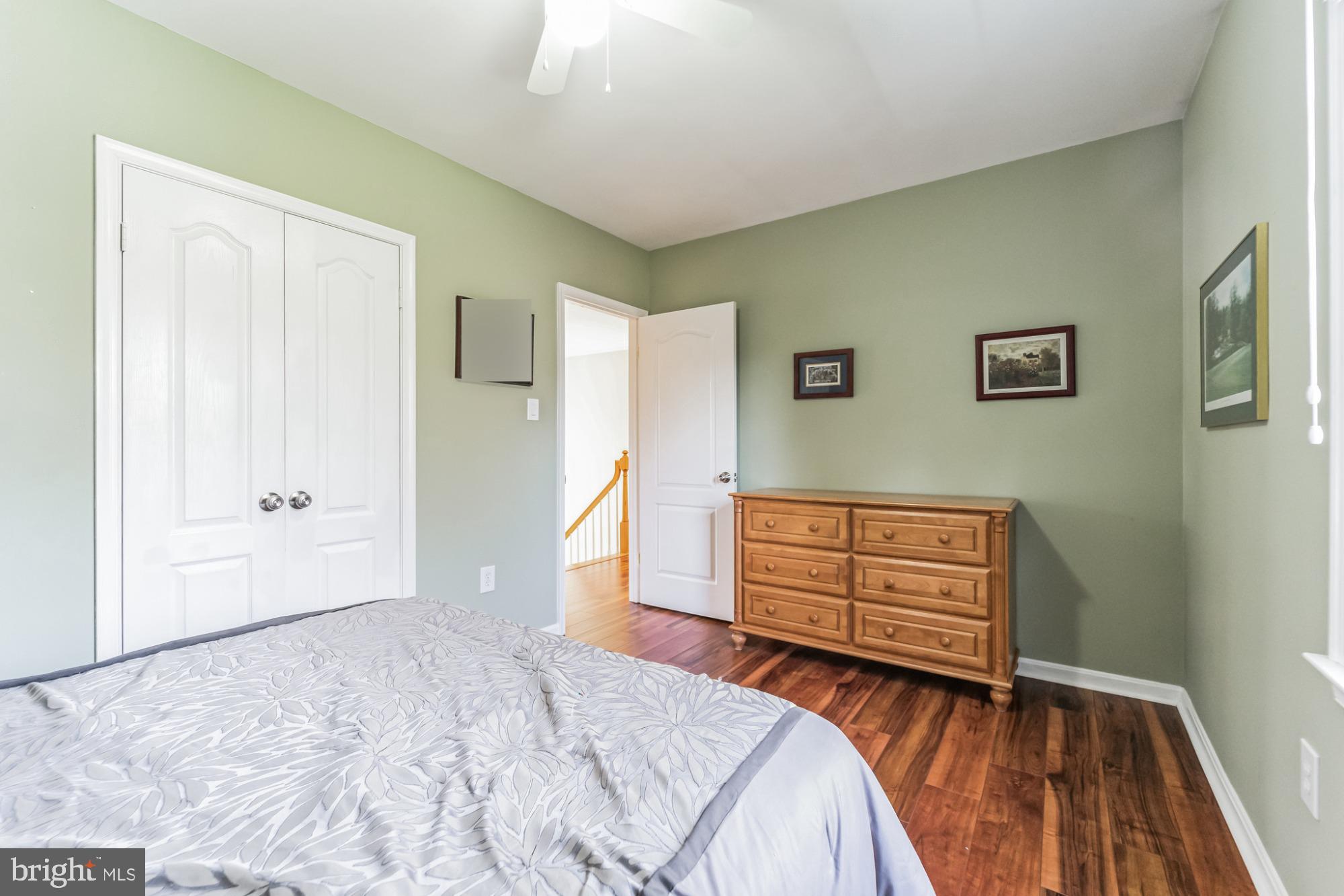 LAYTONSVILLE KNOLLS - Residential