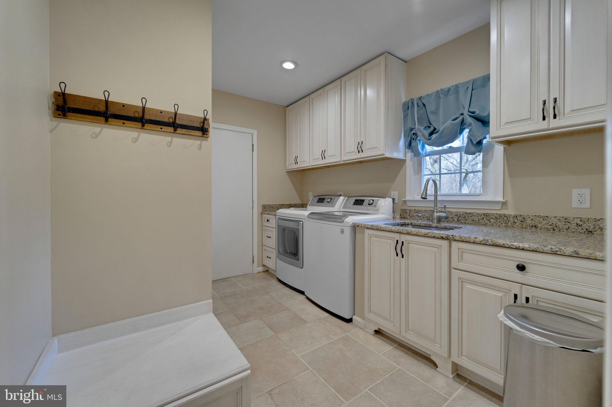 LAYTONSVILLE KNOLLS - Residential