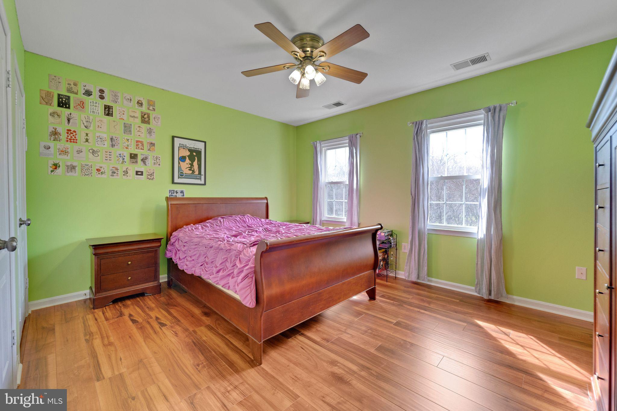 LAYTONSVILLE KNOLLS - Residential