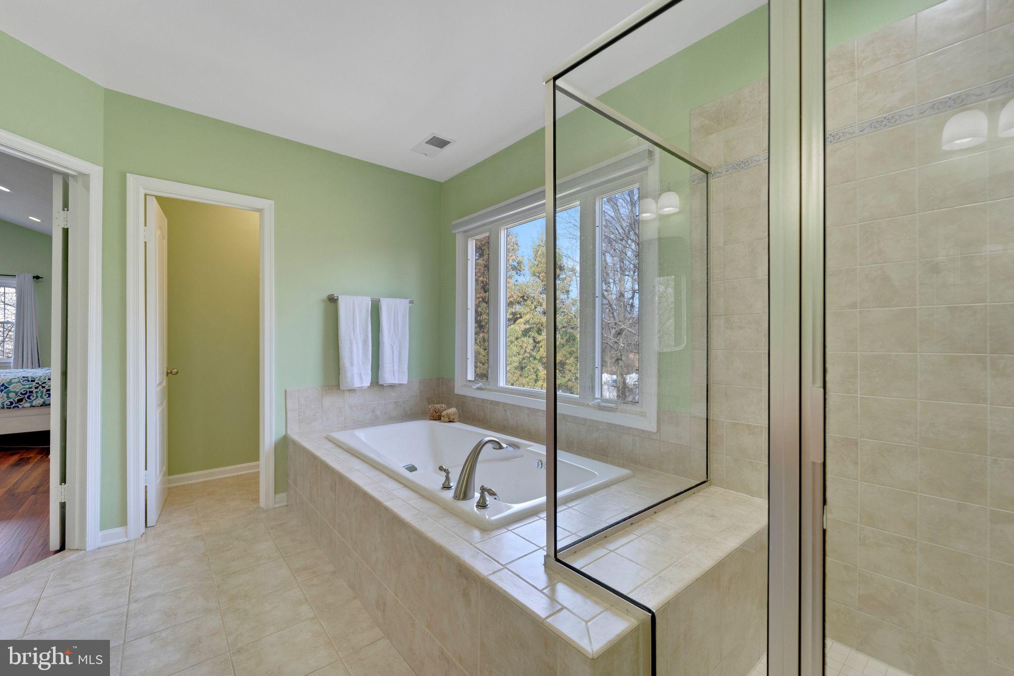 LAYTONSVILLE KNOLLS - Residential