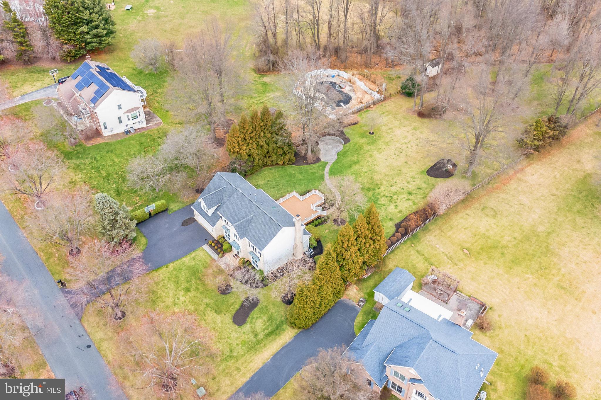 LAYTONSVILLE KNOLLS - Residential