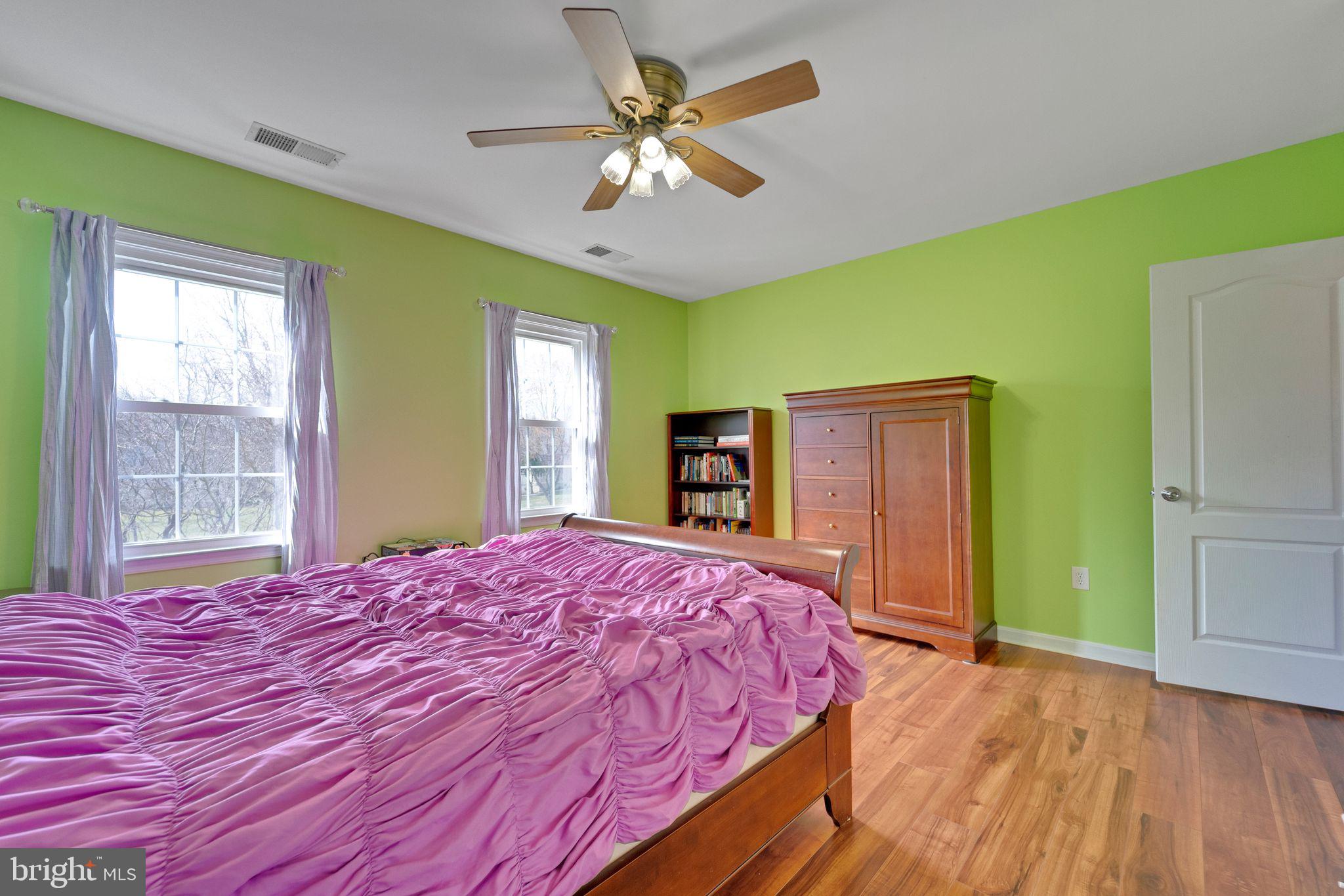 LAYTONSVILLE KNOLLS - Residential