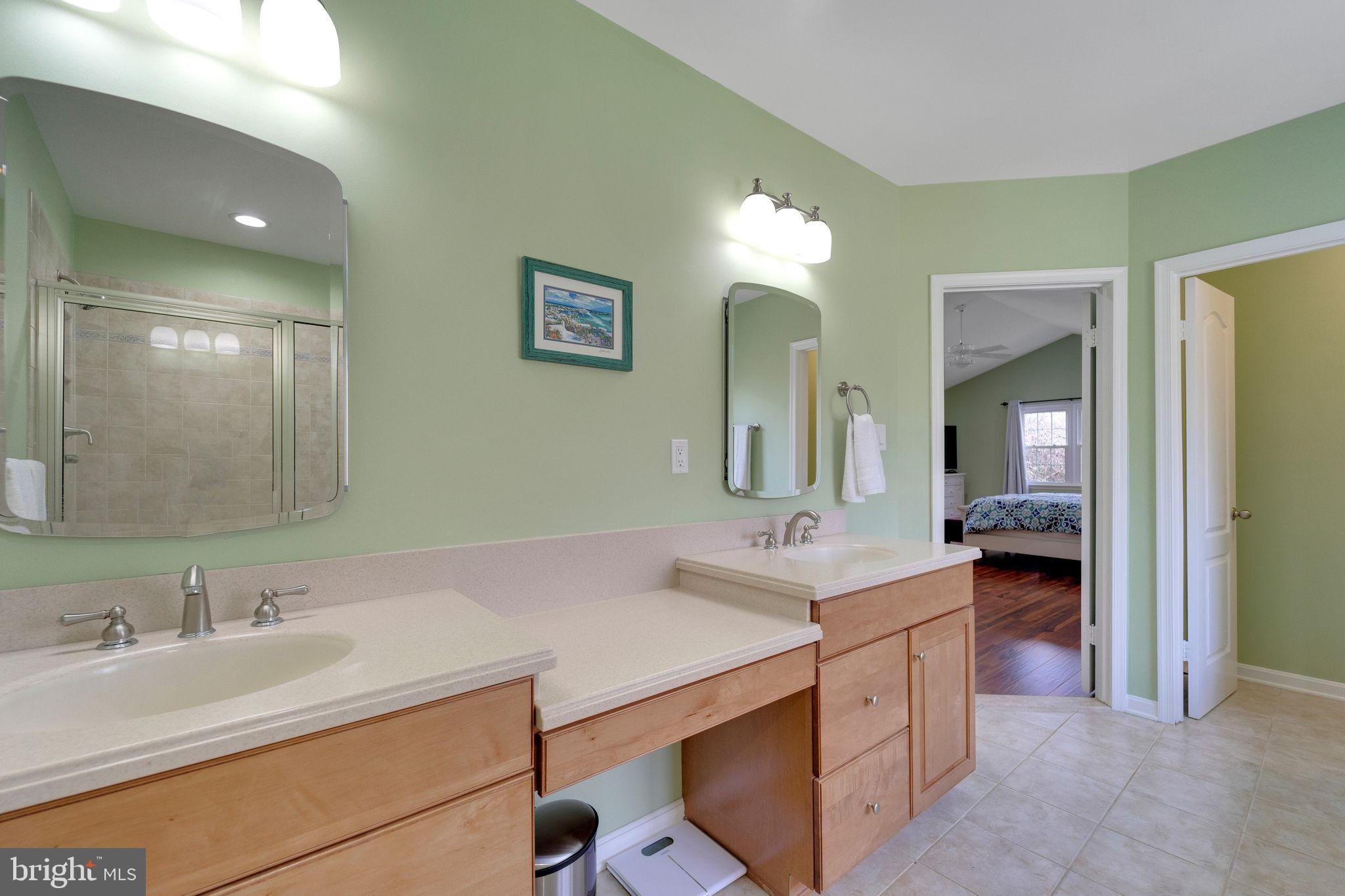 LAYTONSVILLE KNOLLS - Residential