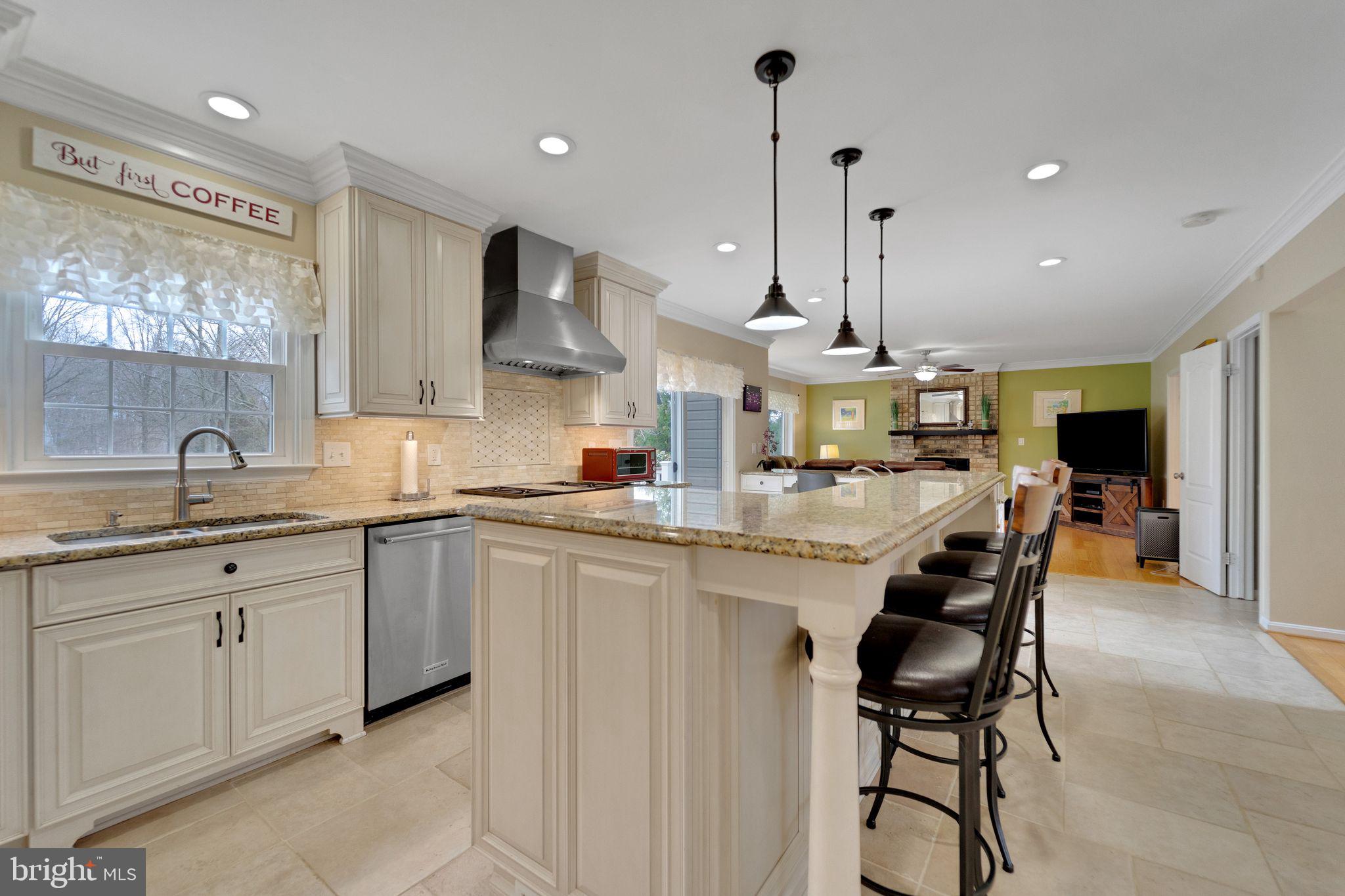 LAYTONSVILLE KNOLLS - Residential