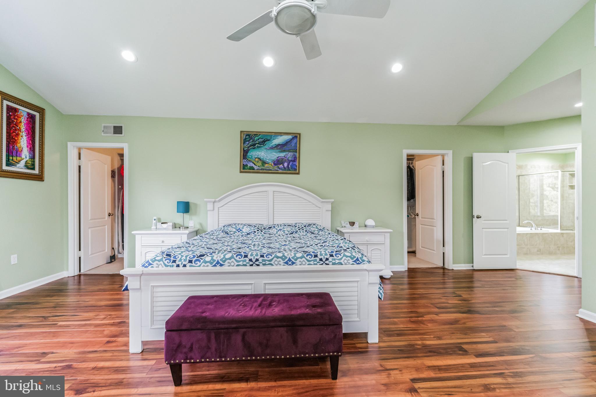 LAYTONSVILLE KNOLLS - Residential