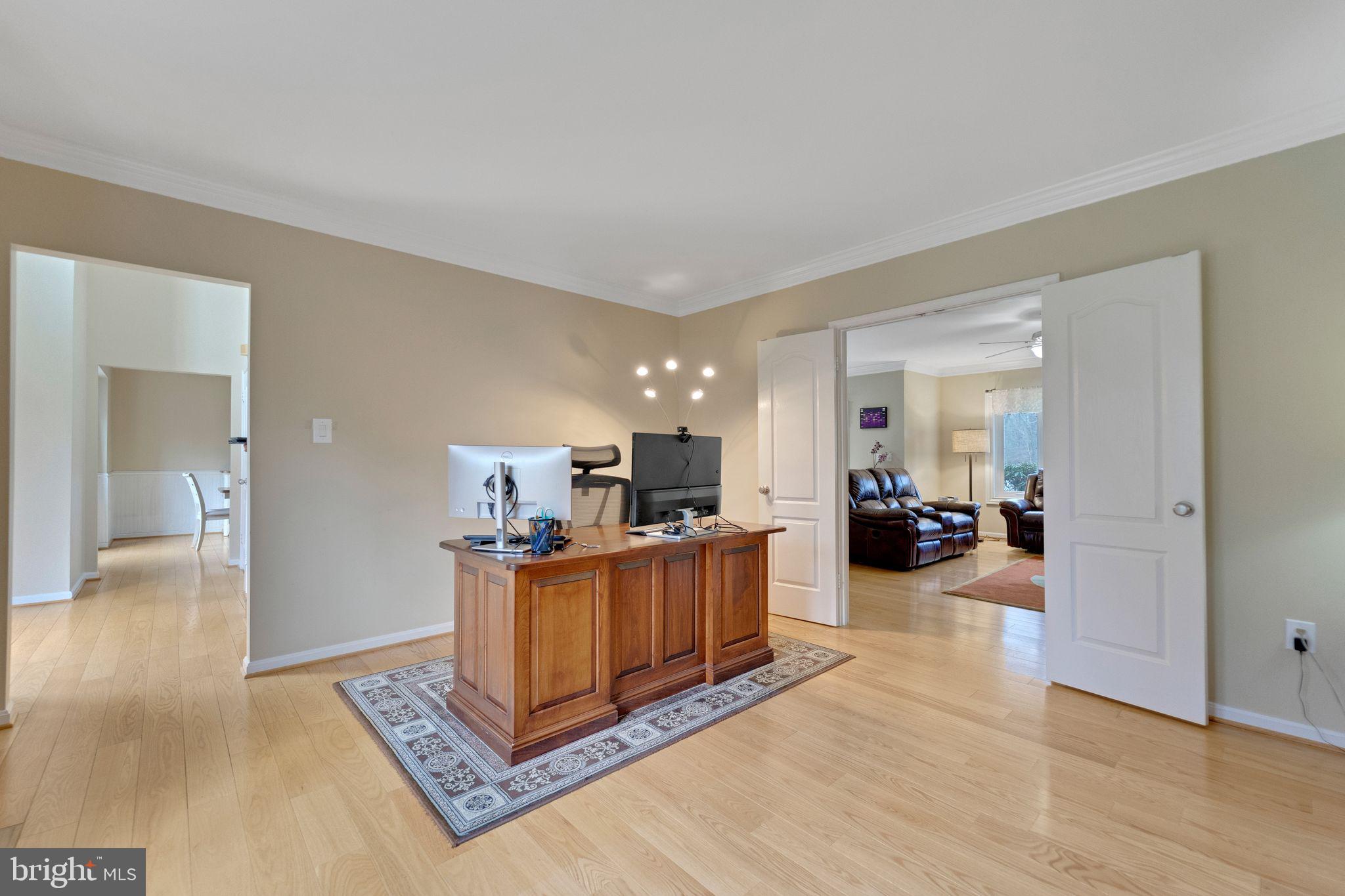 LAYTONSVILLE KNOLLS - Residential