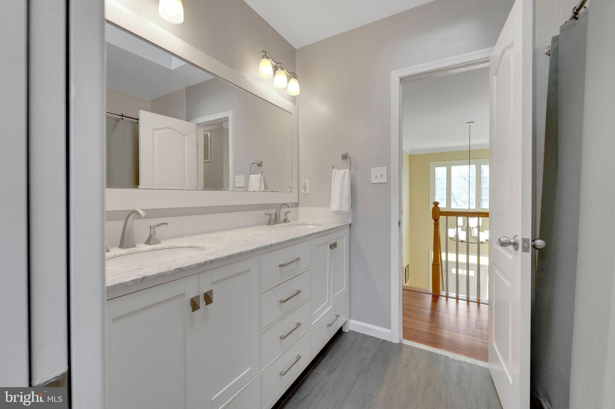 LAYTONSVILLE KNOLLS - Residential