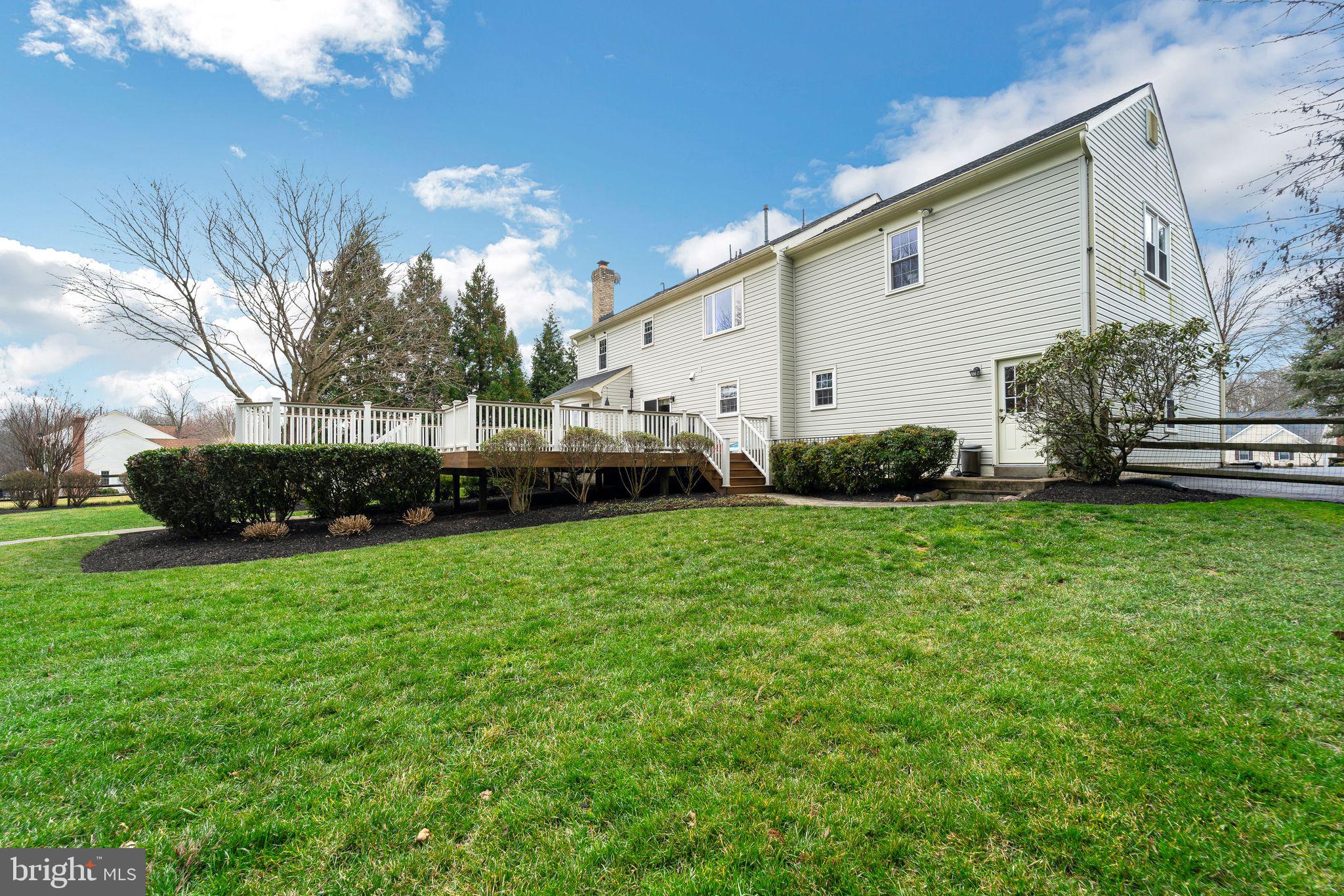 LAYTONSVILLE KNOLLS - Residential