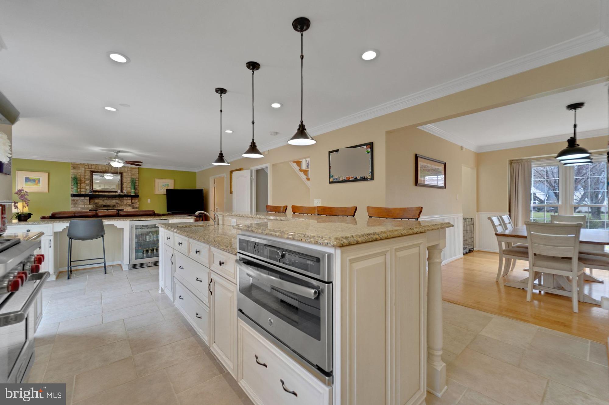 LAYTONSVILLE KNOLLS - Residential