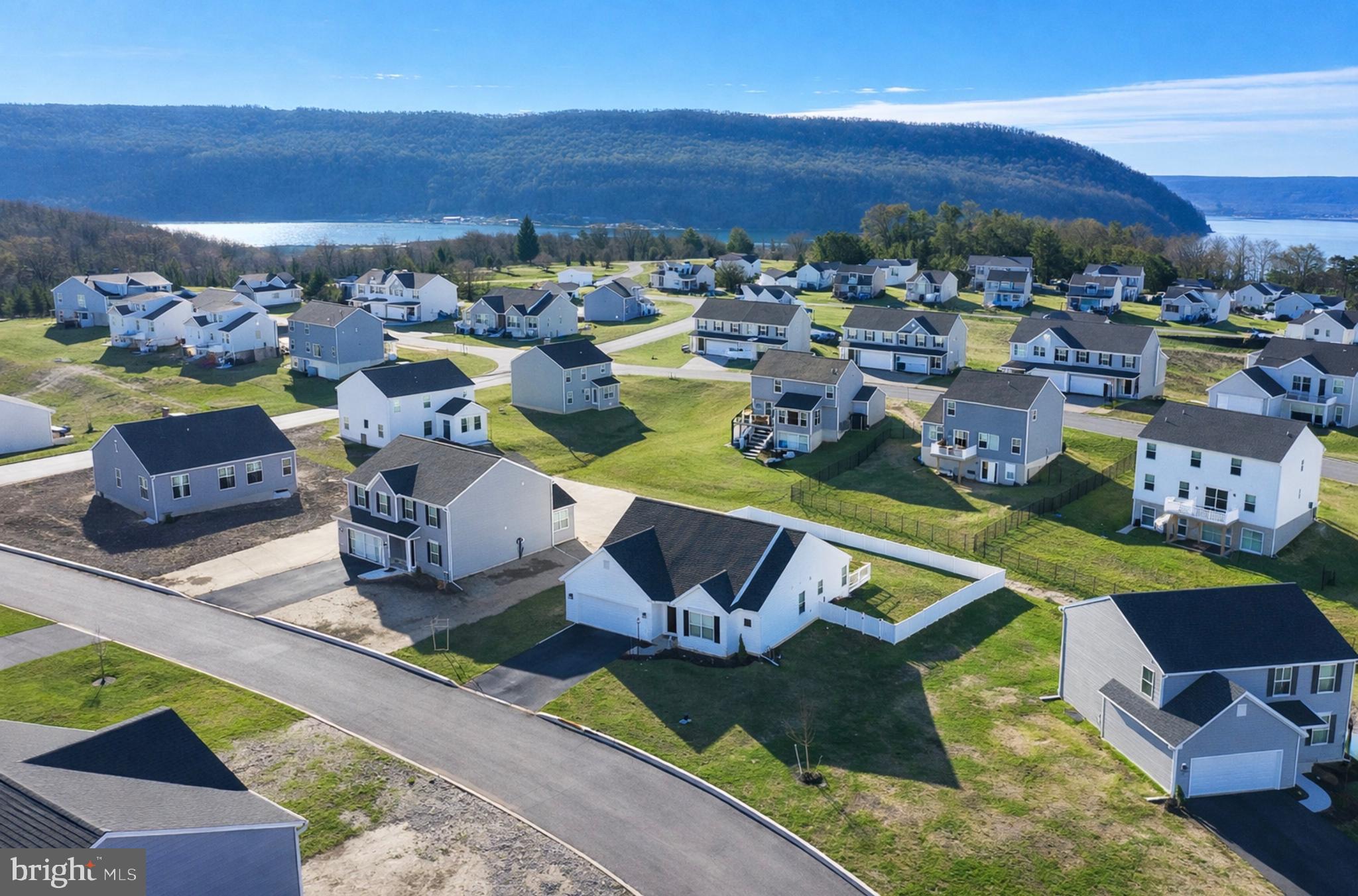 STONE MILL ESTATES - Residential