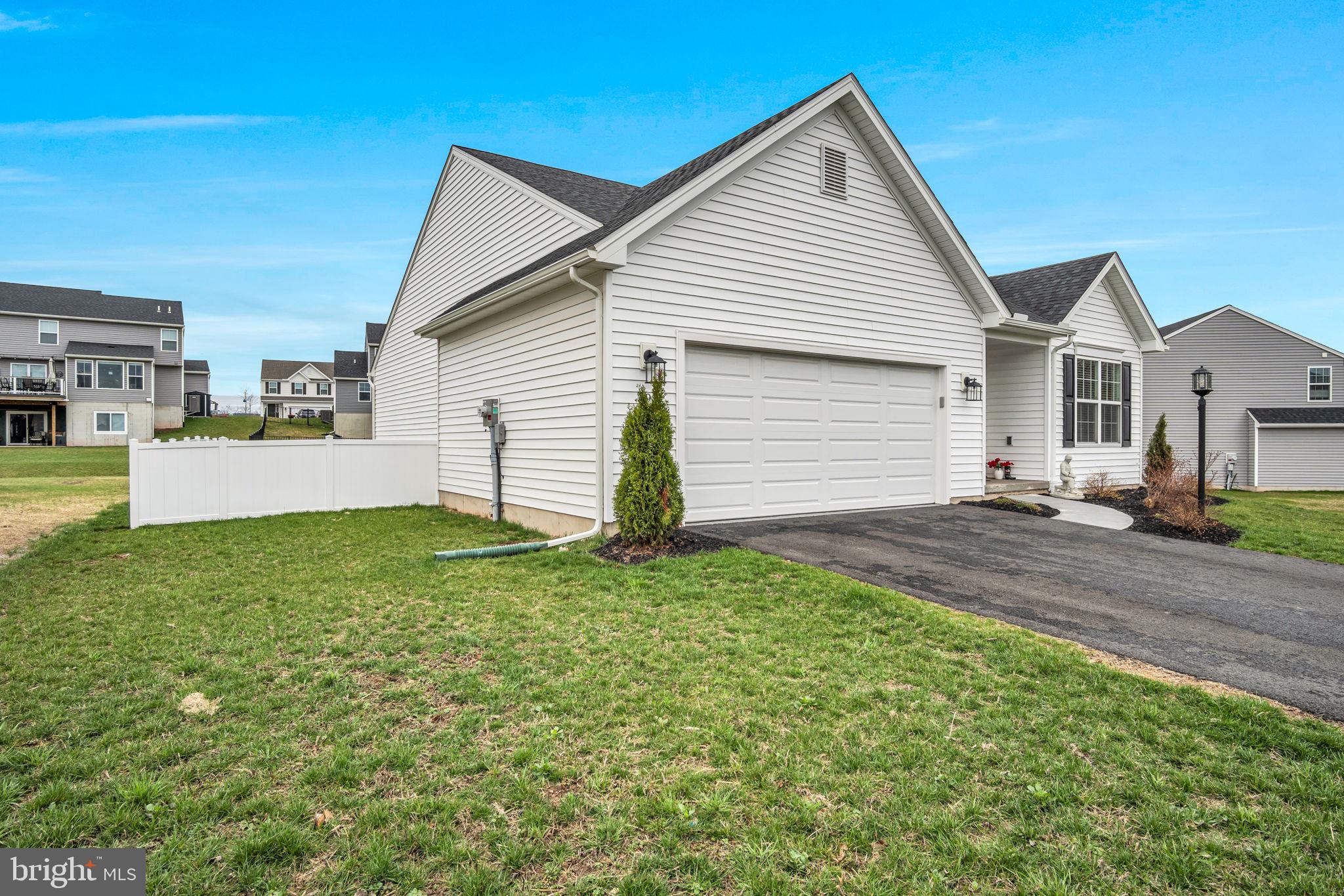 STONE MILL ESTATES - Residential