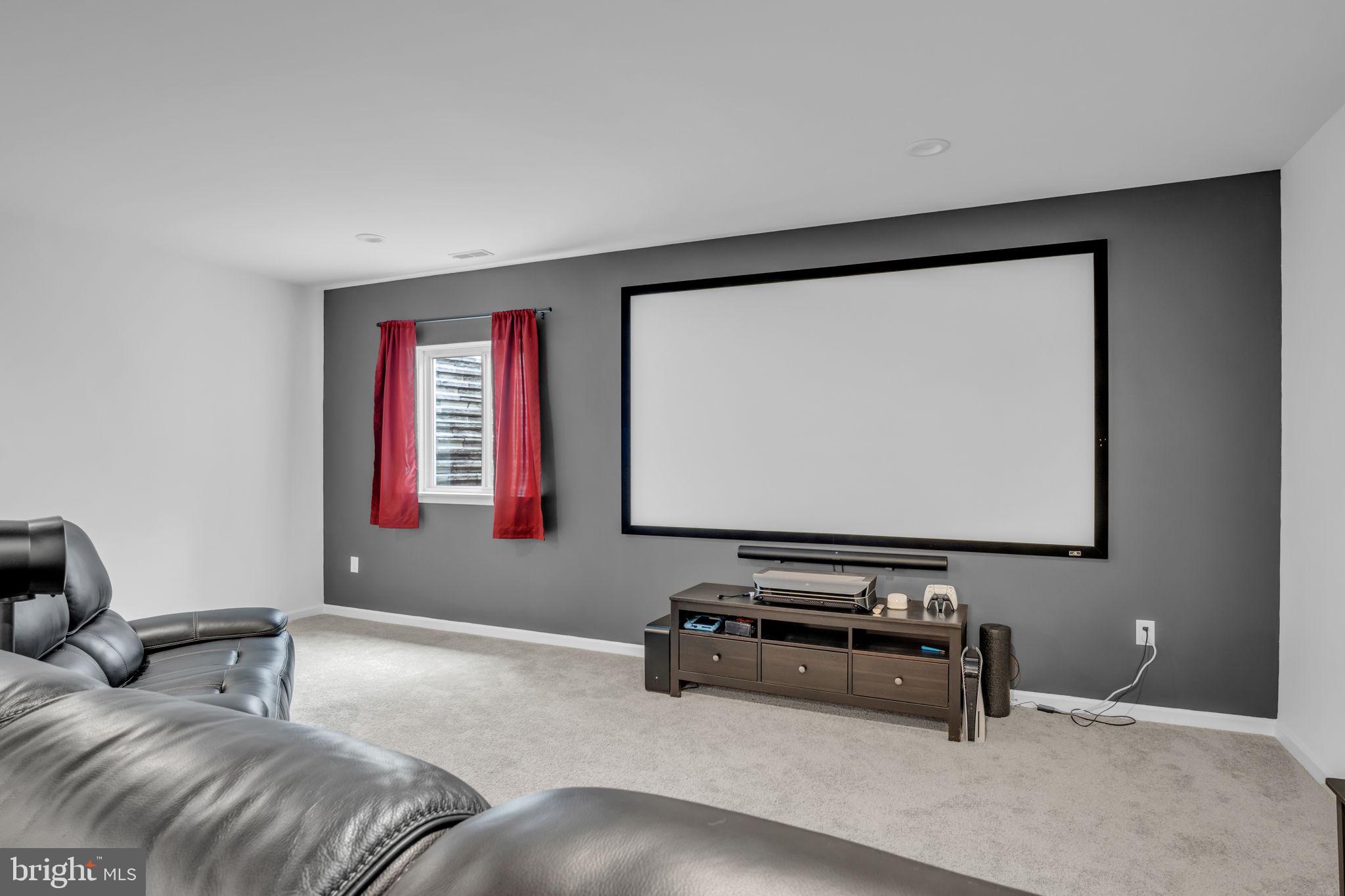 STONE MILL ESTATES - Residential