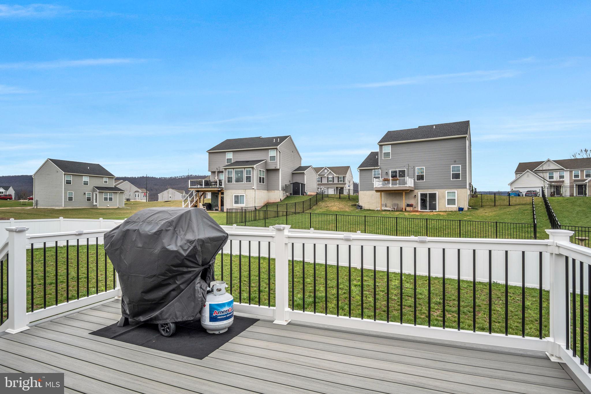 STONE MILL ESTATES - Residential