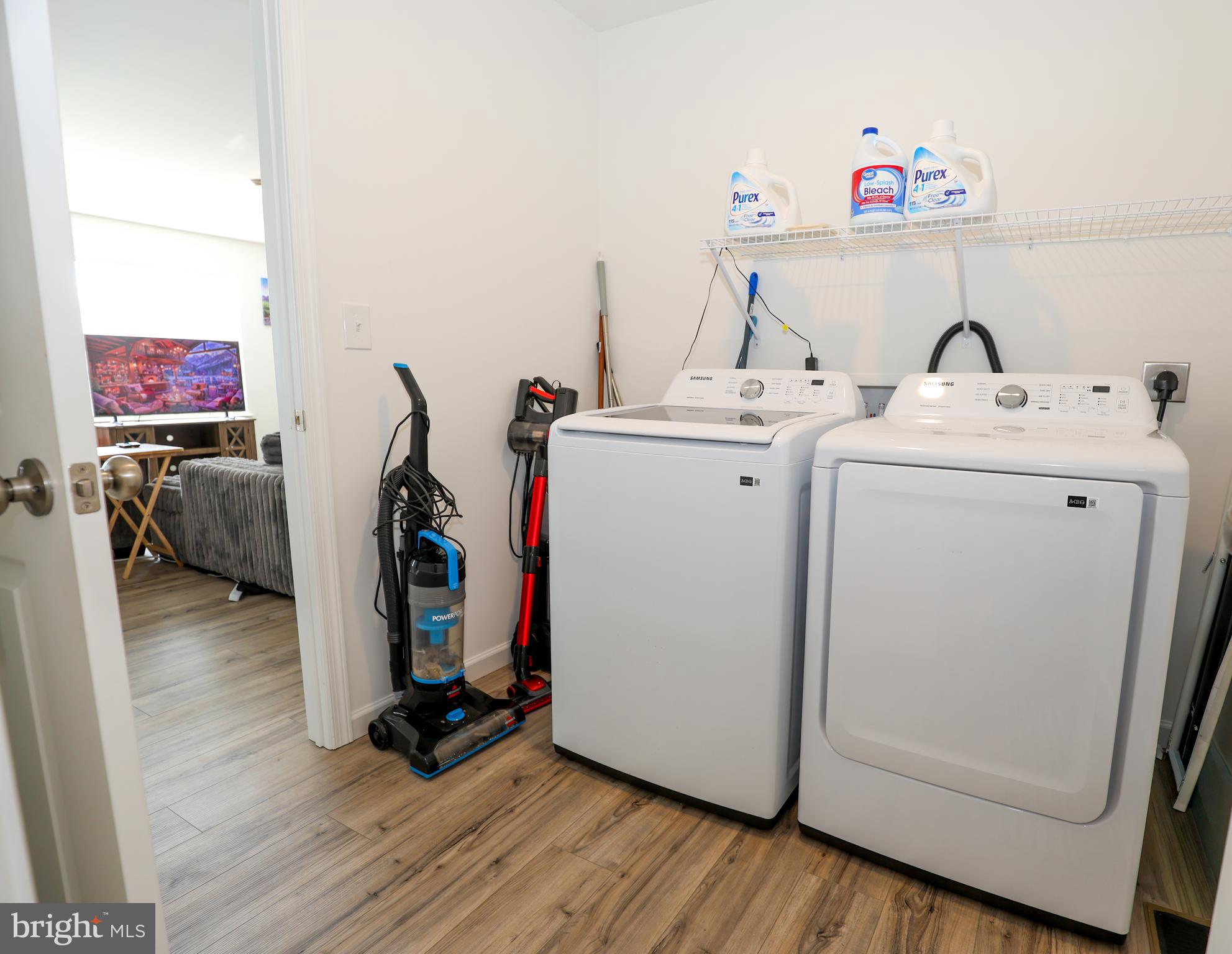 STONE MILL ESTATES - Residential