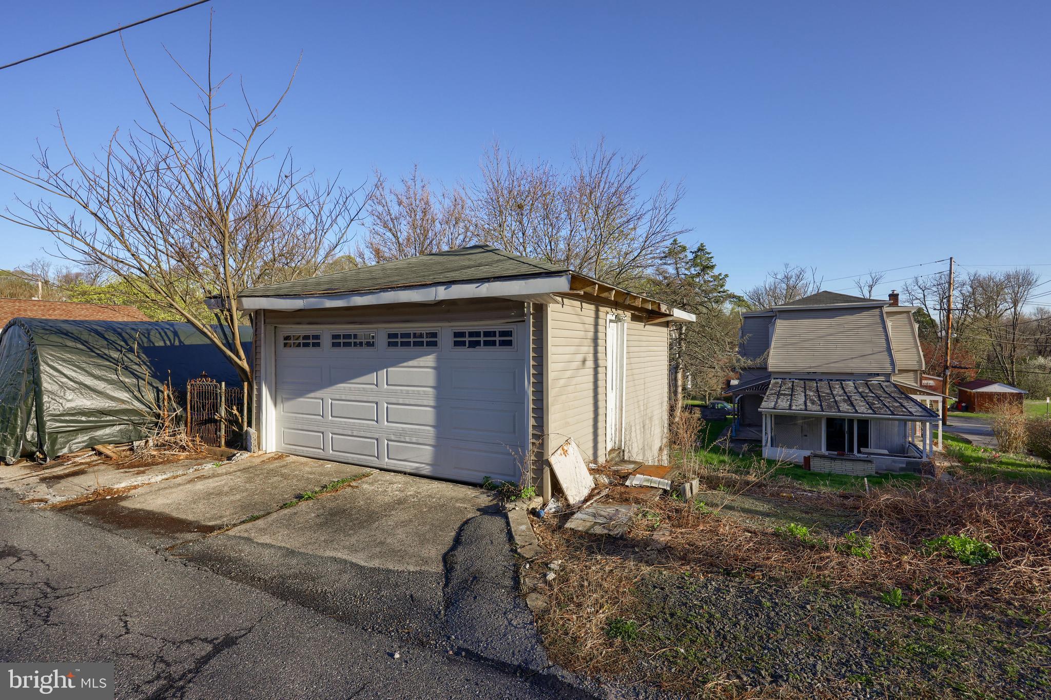 20 ACRE WOODS - Residential