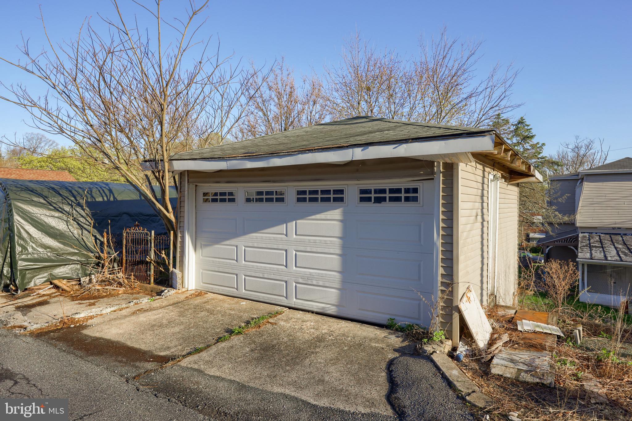 20 ACRE WOODS - Residential