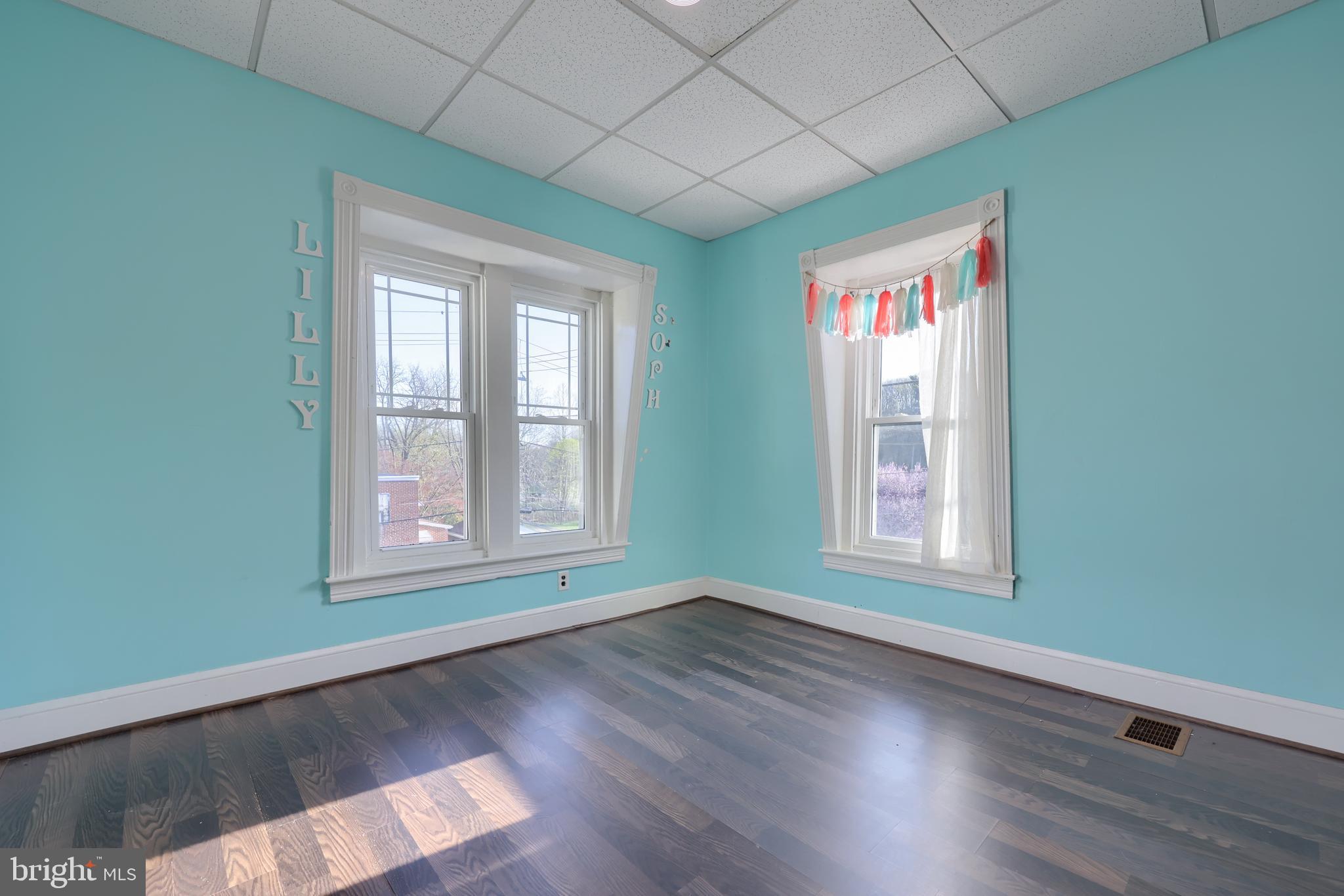 20 ACRE WOODS - Residential