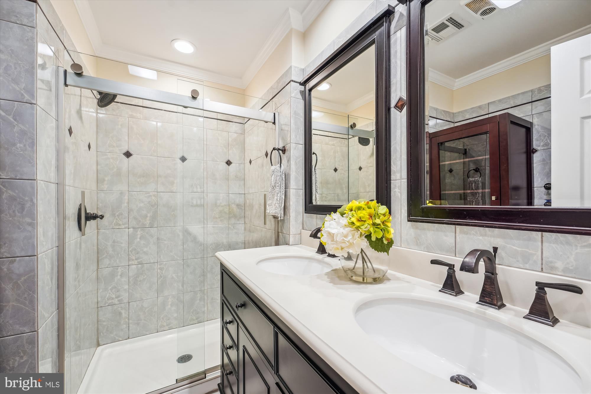 ELLENWOOD - Residential