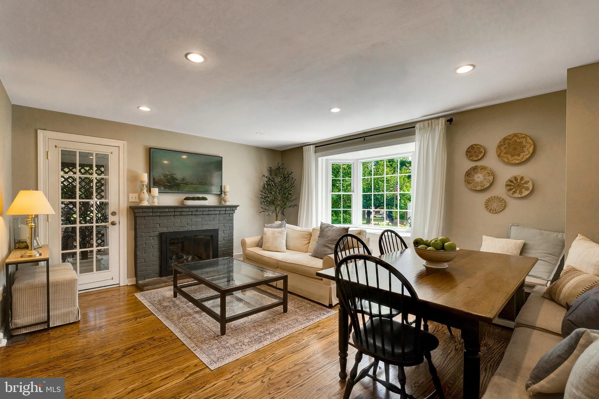 Flourtown, Pennsylvania 19031, United States, 4 Bedrooms Bedrooms, ,2 BathroomsBathrooms,Residential,Pending,211887