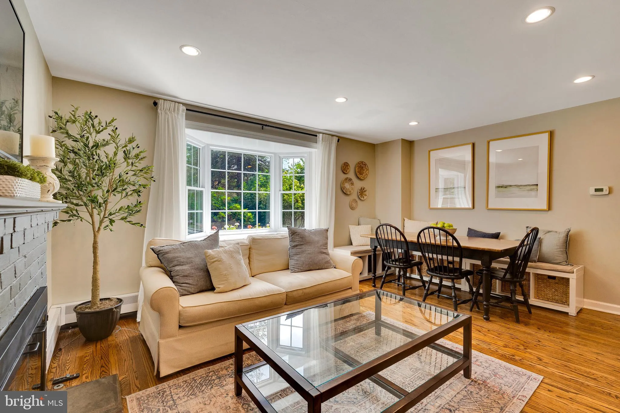 Flourtown, Pennsylvania 19031, United States, 4 Bedrooms Bedrooms, ,2 BathroomsBathrooms,Residential,Pending,211887