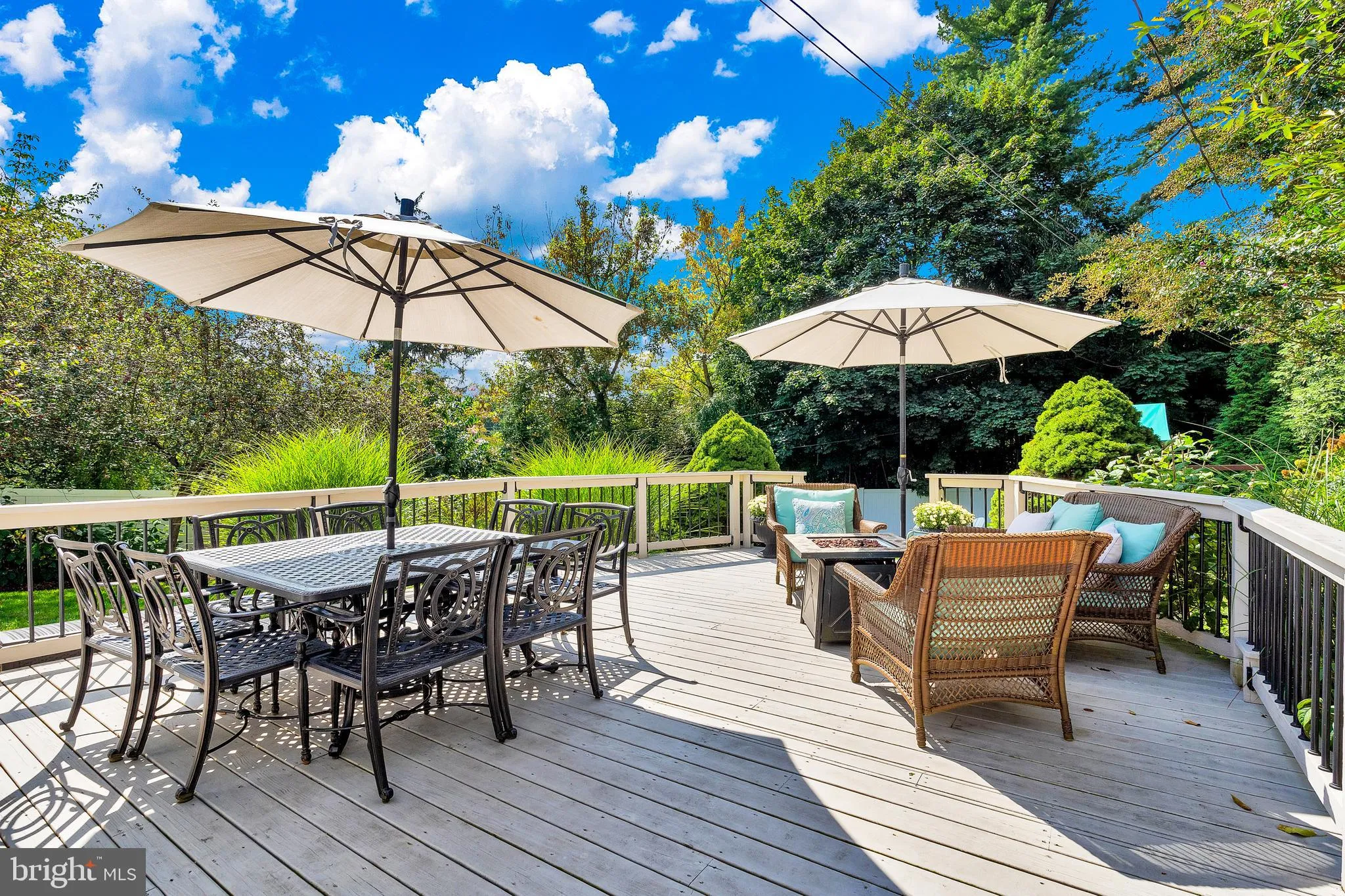 Flourtown, Pennsylvania 19031, United States, 4 Bedrooms Bedrooms, ,2 BathroomsBathrooms,Residential,Pending,211887