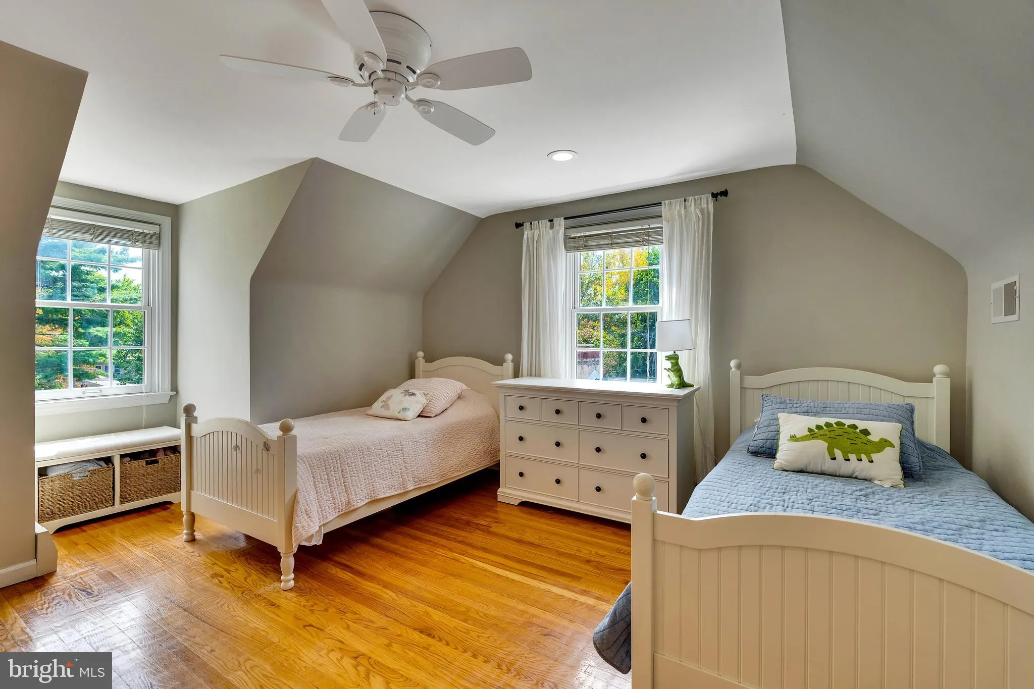 Flourtown, Pennsylvania 19031, United States, 4 Bedrooms Bedrooms, ,2 BathroomsBathrooms,Residential,Pending,211887