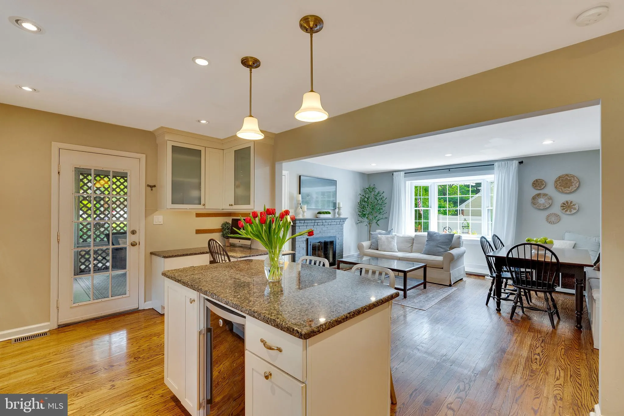 Flourtown, Pennsylvania 19031, United States, 4 Bedrooms Bedrooms, ,2 BathroomsBathrooms,Residential,Pending,211887