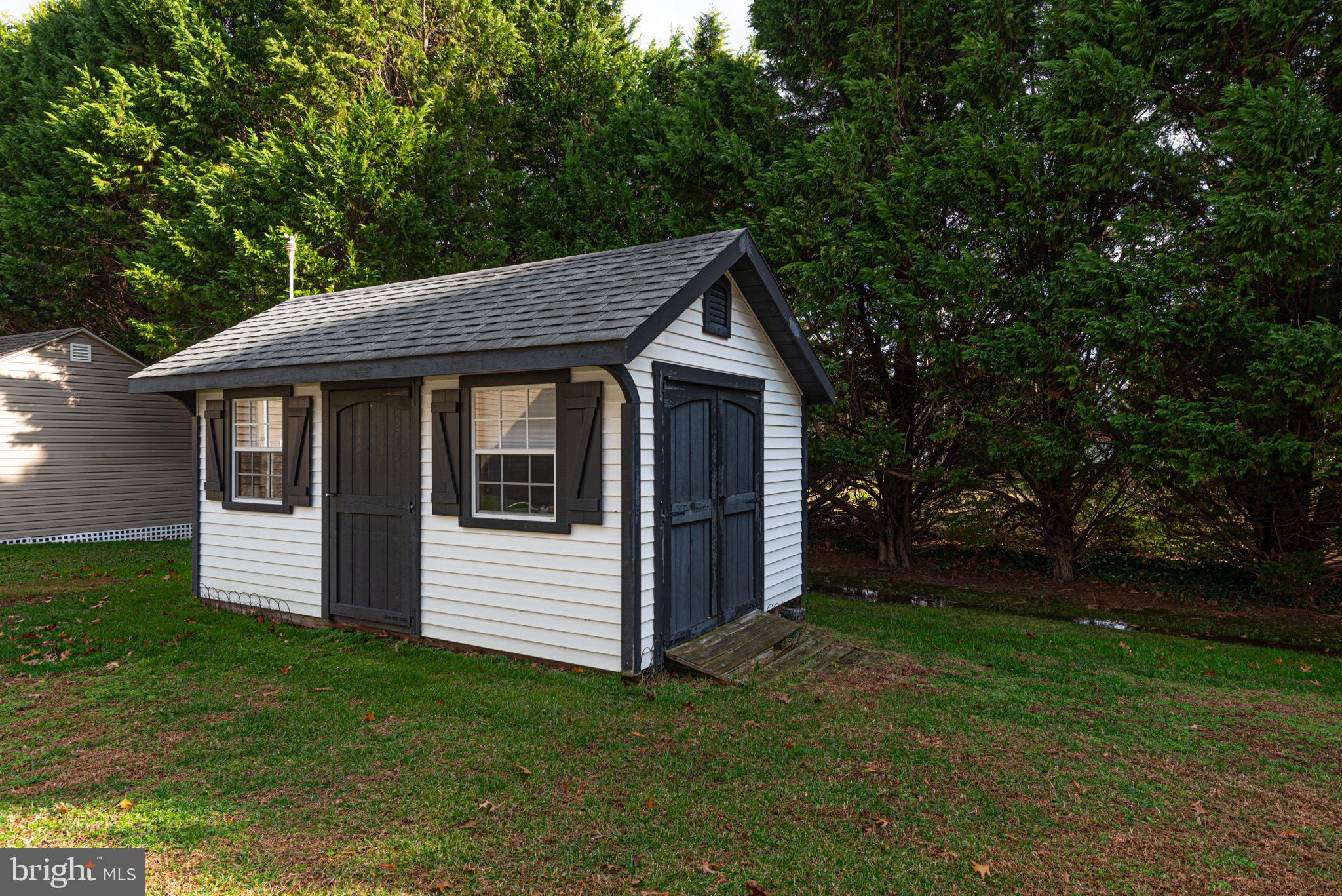 BUTTERCUP COURT - Residential