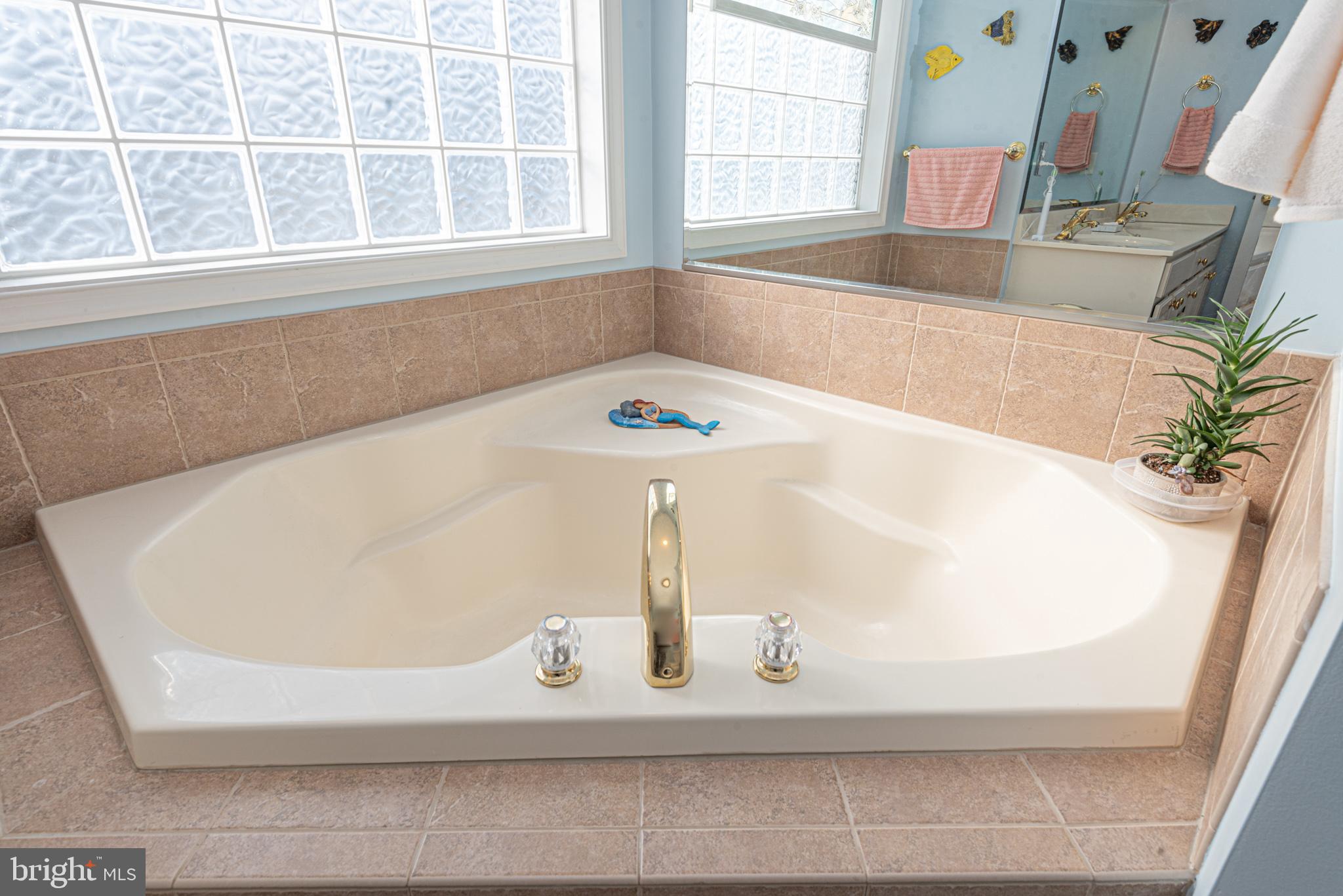 BUTTERCUP COURT - Residential