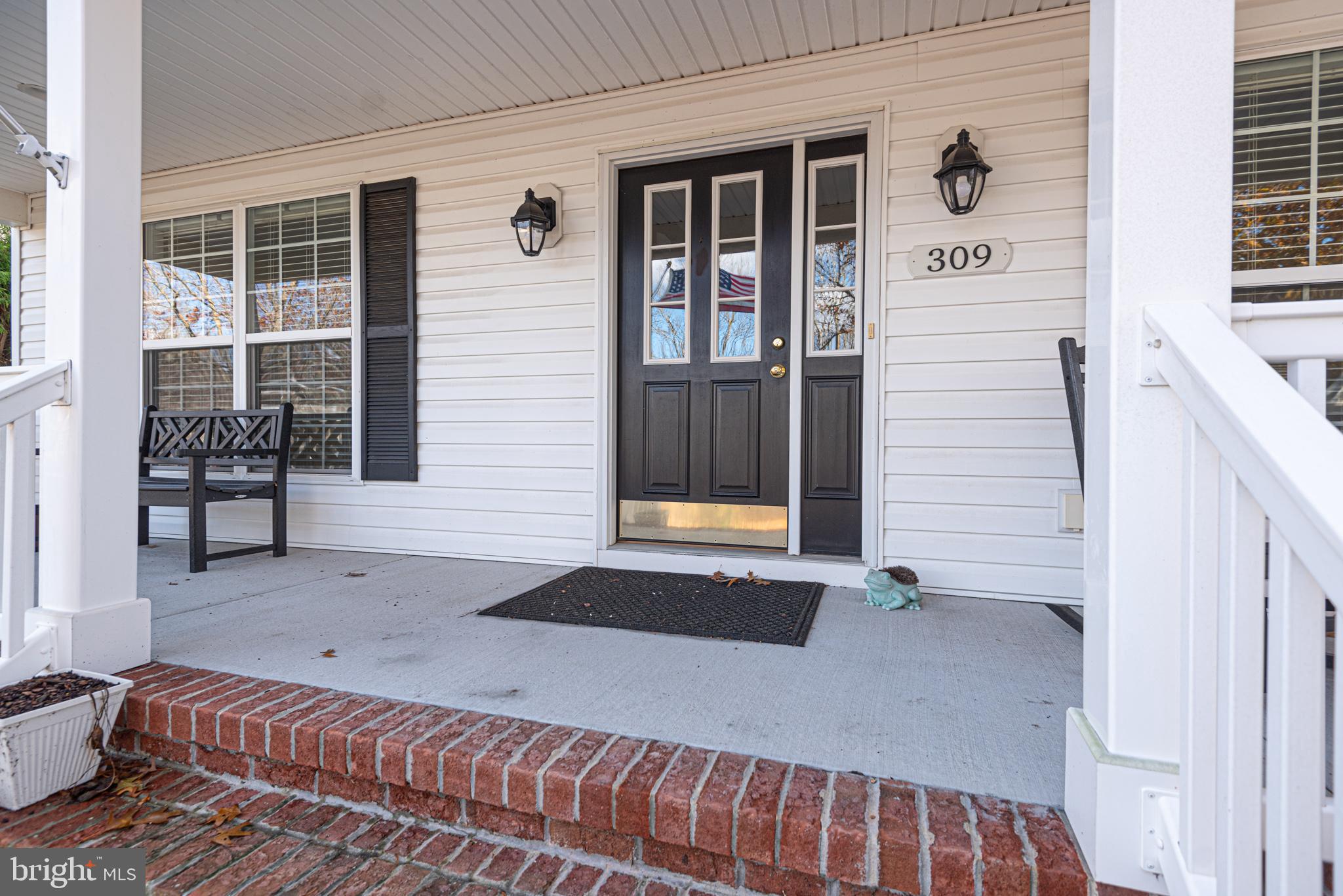 BUTTERCUP COURT - Residential