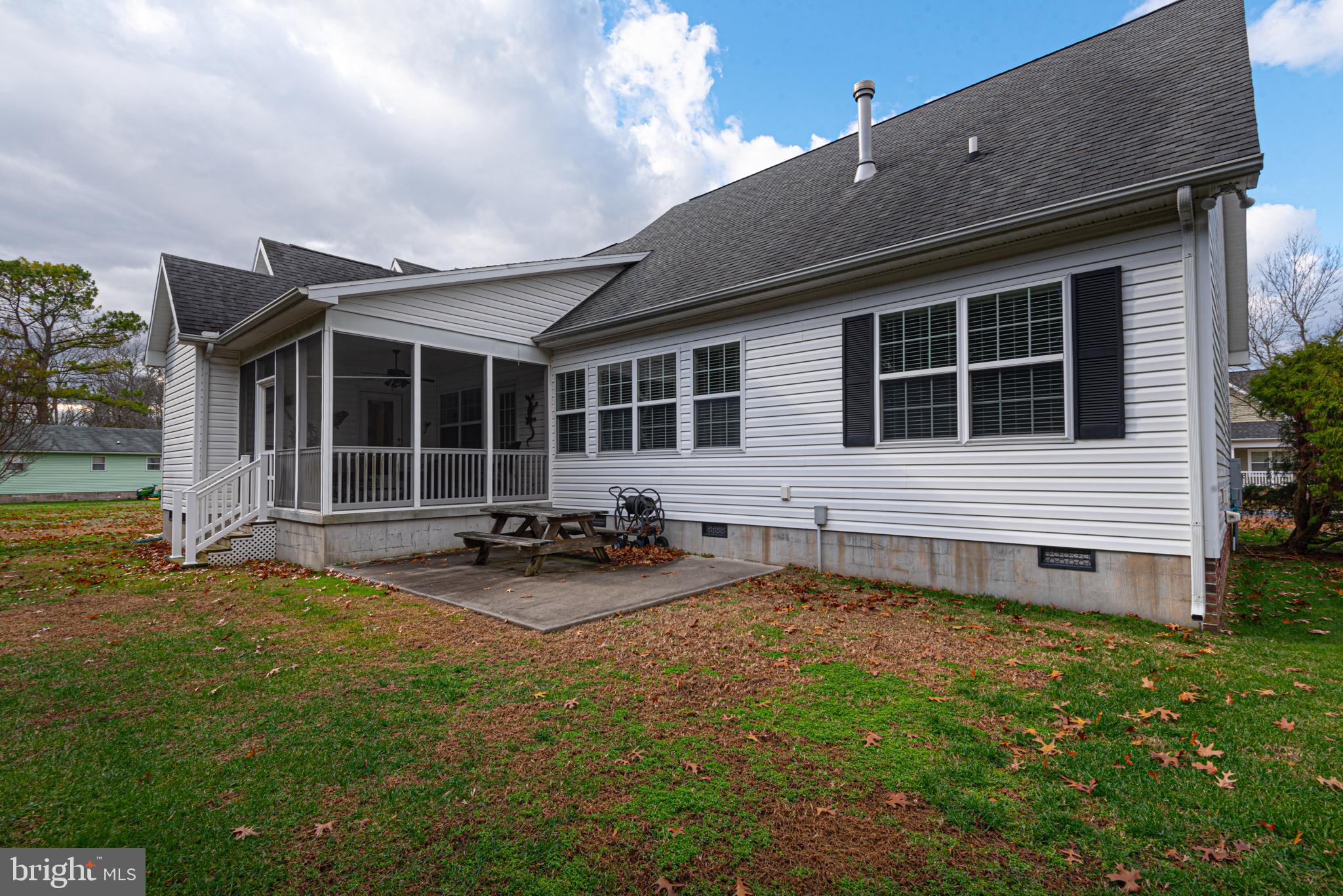 BUTTERCUP COURT - Residential