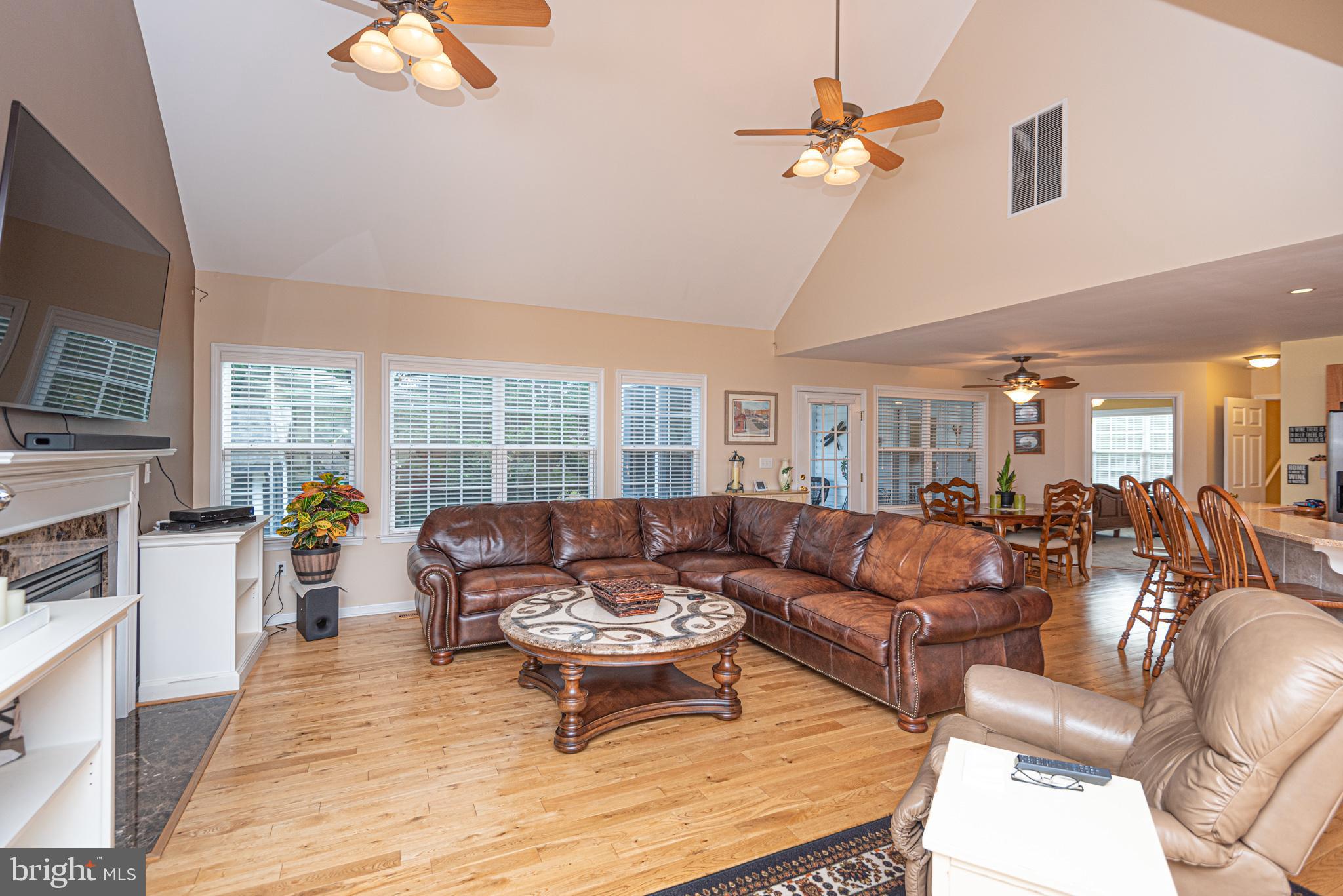 BUTTERCUP COURT - Residential