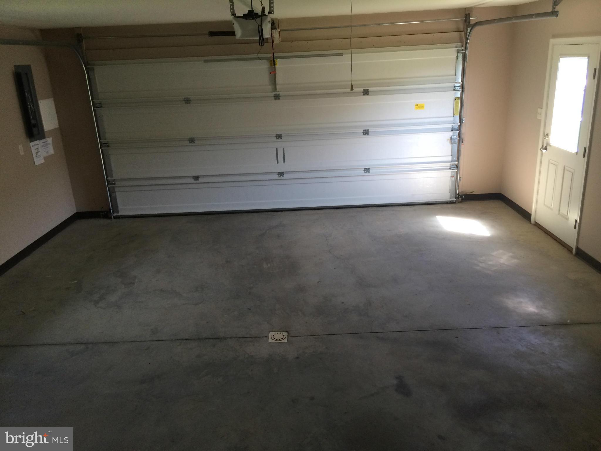 MAPLE RUN - Residential