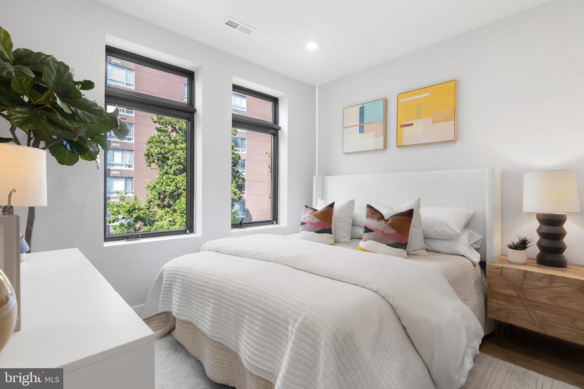 LOGAN/SHAW - Residential