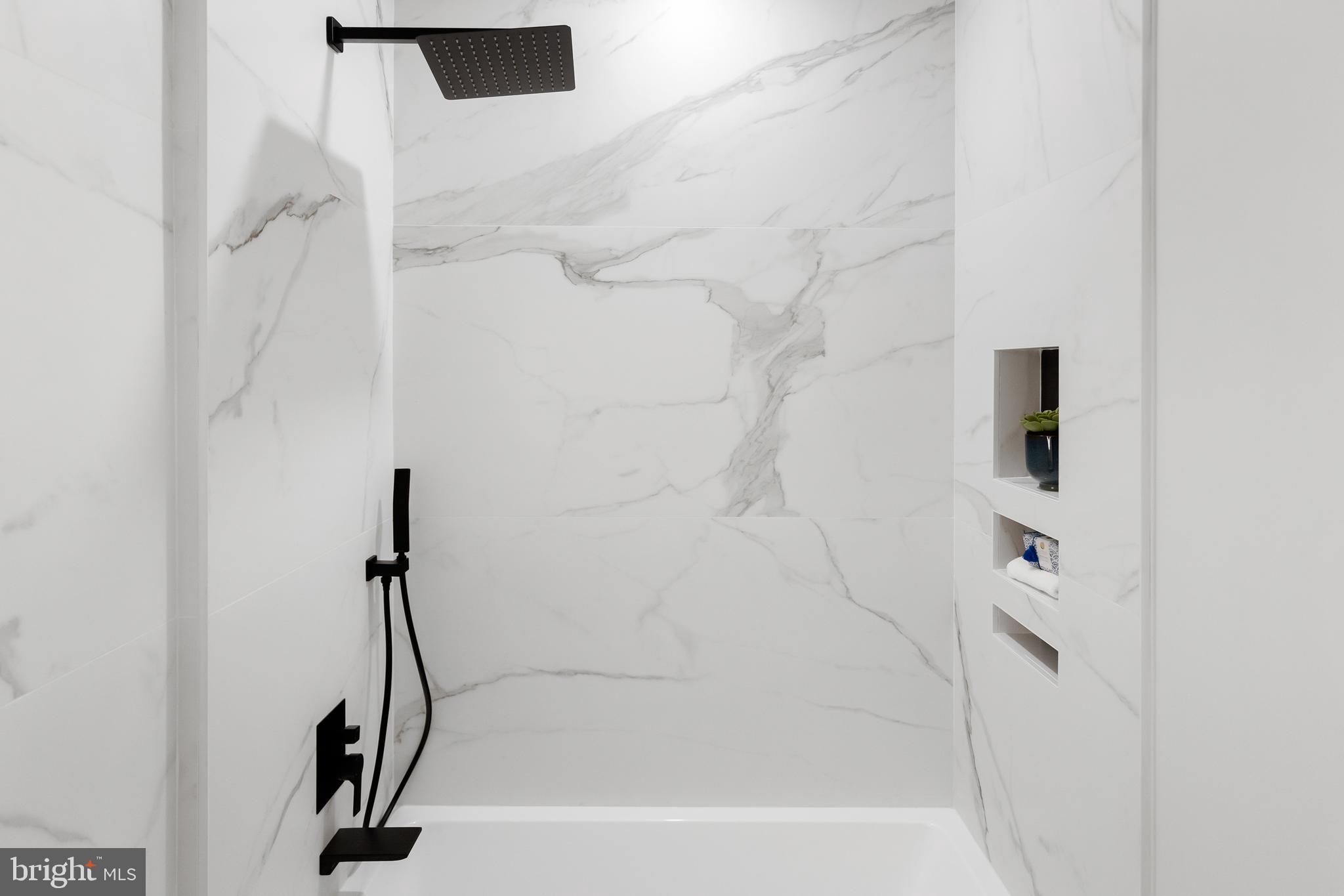 LOGAN/SHAW - Residential
