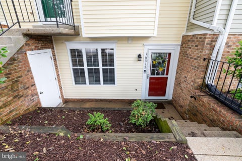 Condo For Sale - 16312 Taconic Circle<br/> DUMFRIES, VA 22025
