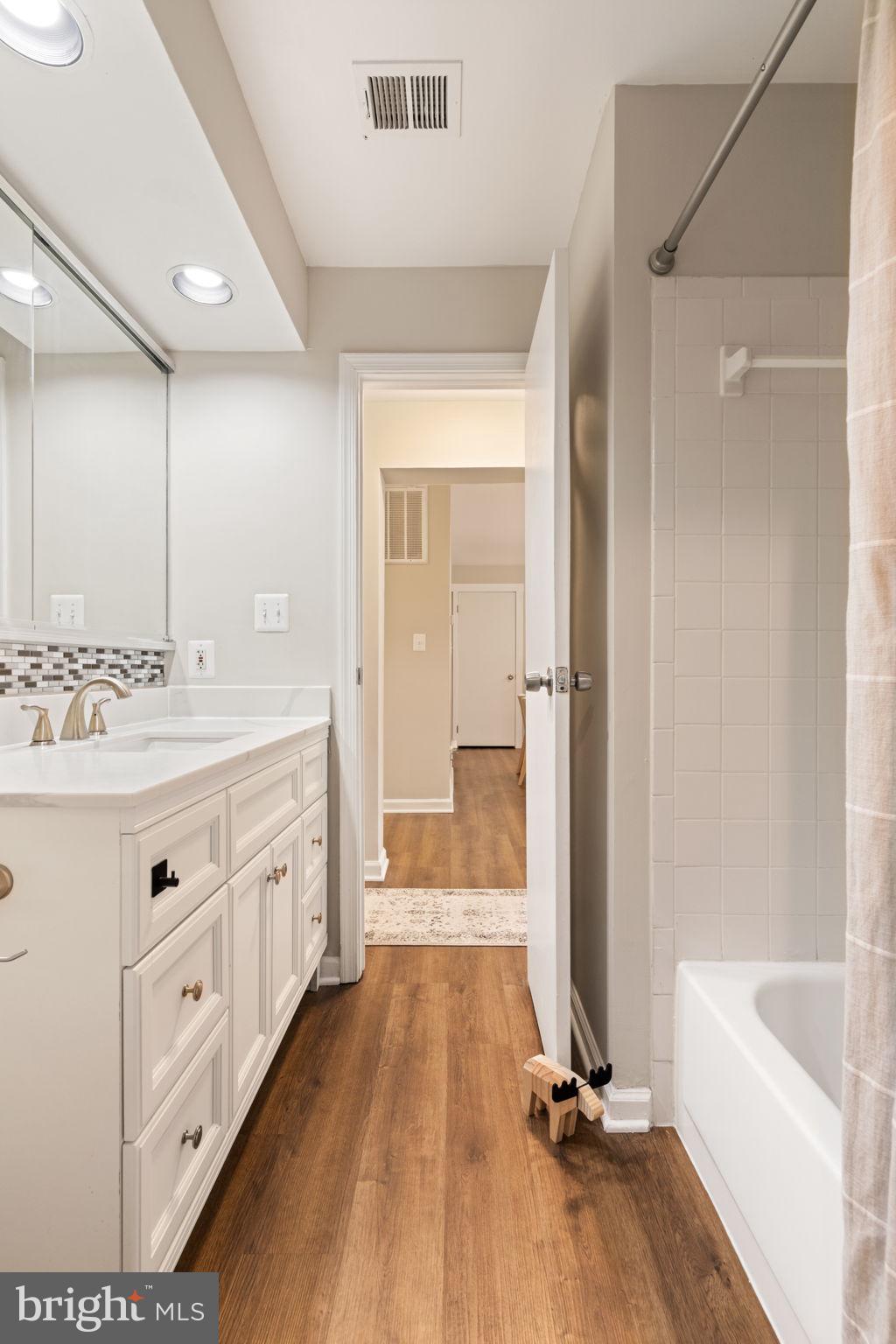 STOCKBRIDGE - Residential