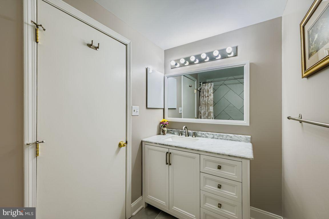 HARBOR EAST - Residential