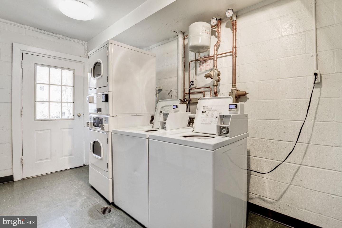 FOXCROFT COLONY CONDOS - Residential