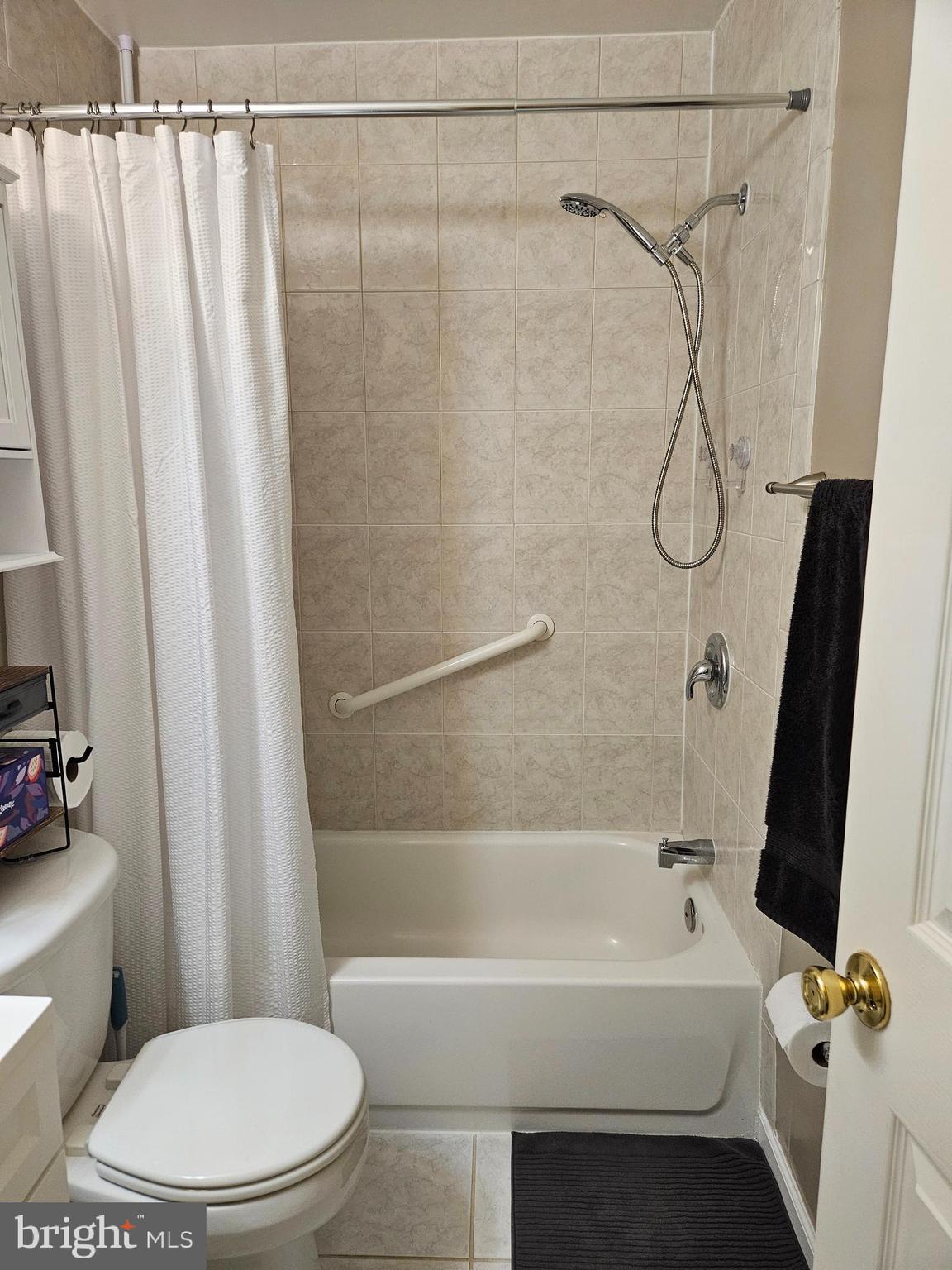 FOXCROFT COLONY CONDOS - Residential