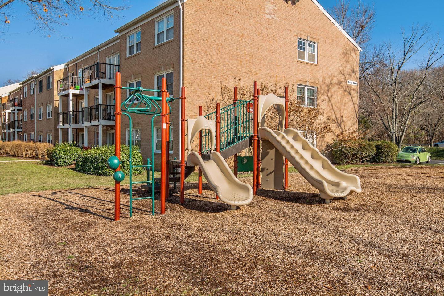 FOXCROFT COLONY CONDOS - Residential