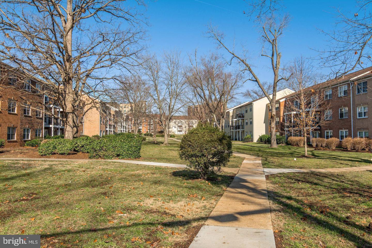 9467 FAIRFAX BOULEVARD 304