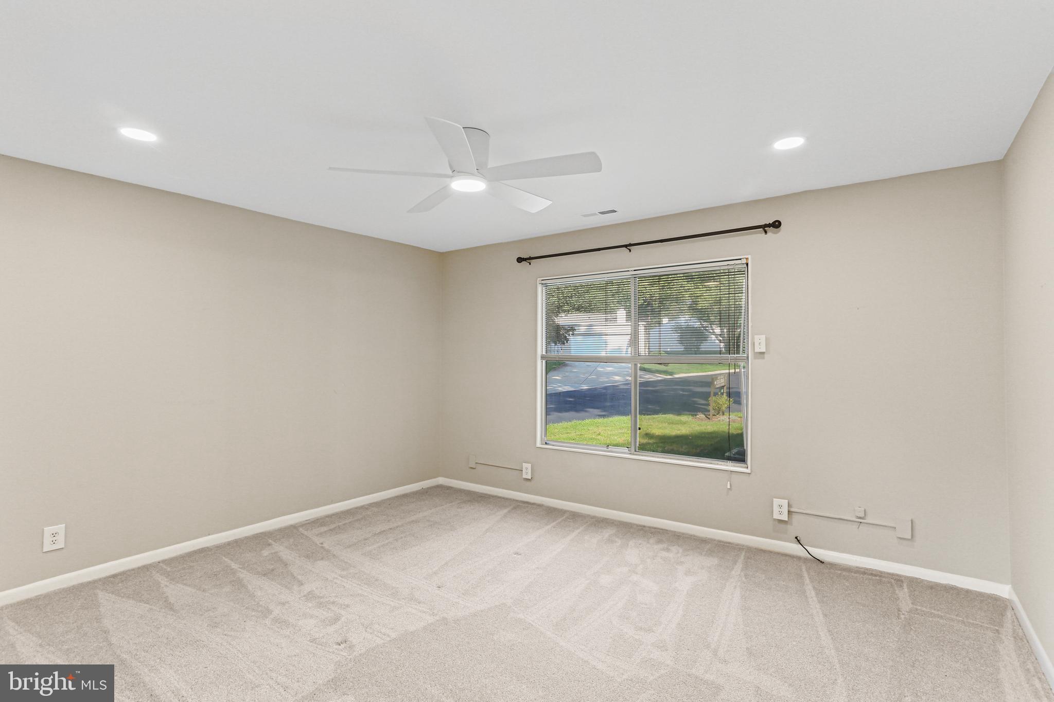 LEISURE WORLD - Residential