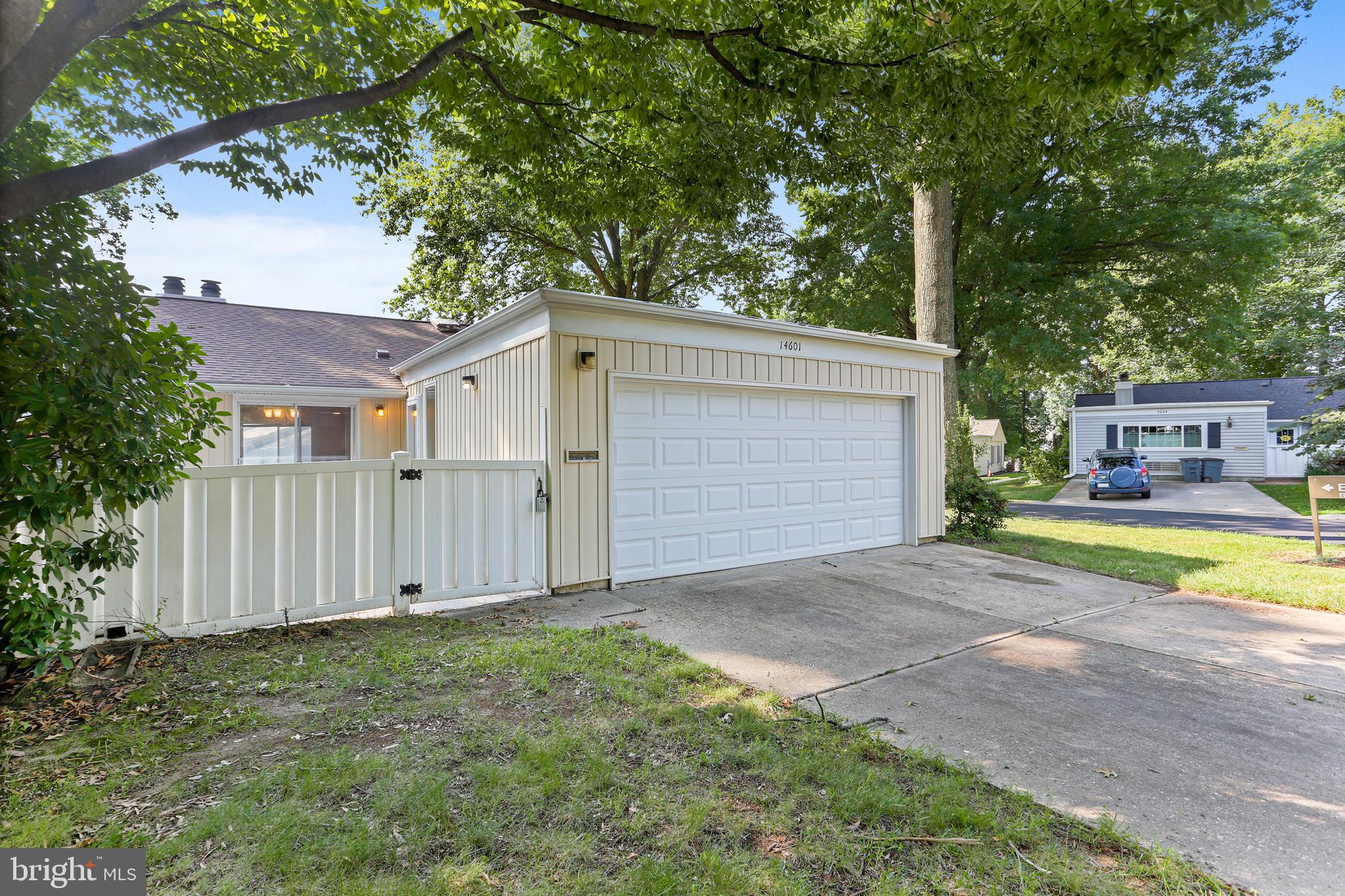 LEISURE WORLD - Residential