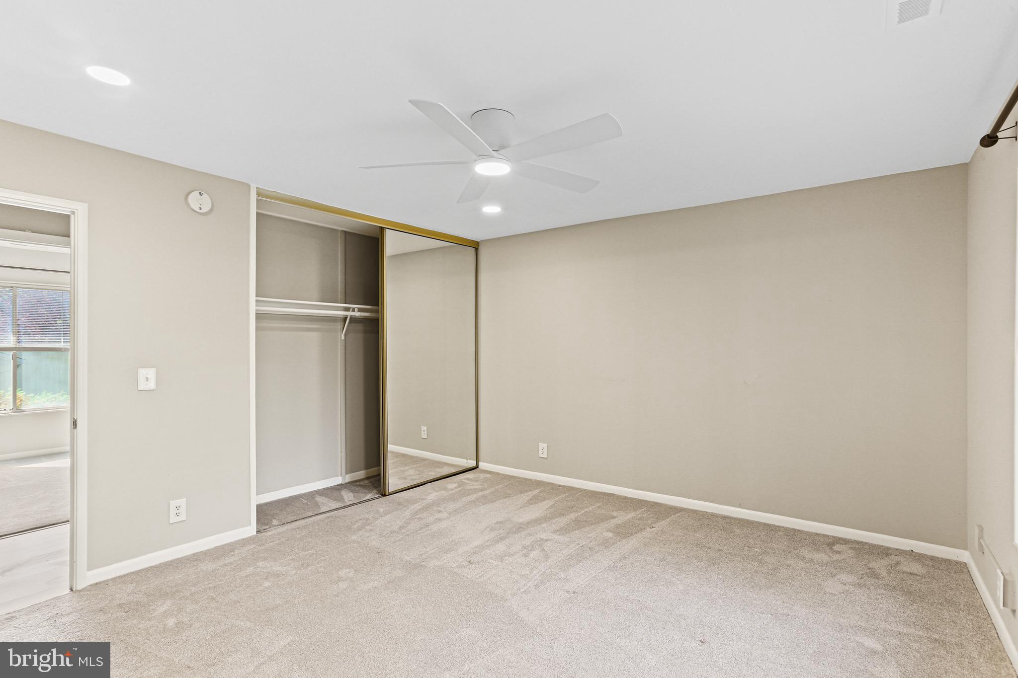 LEISURE WORLD - Residential