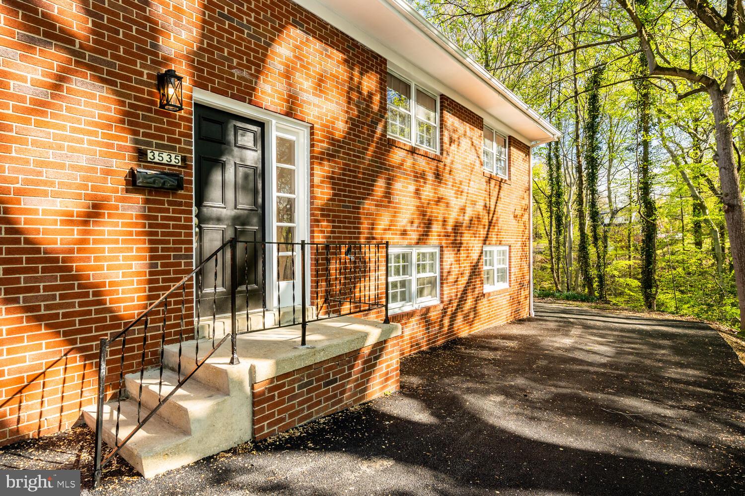 3535 MEMORIAL STREET